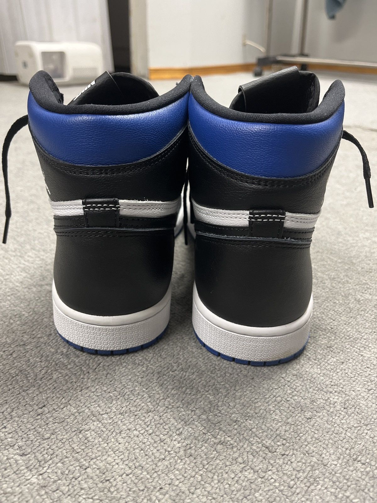 Jordan Brand Jordan 1 Retro High Royal Toe Size US 9 / EU 42 - 4 Thumbnail