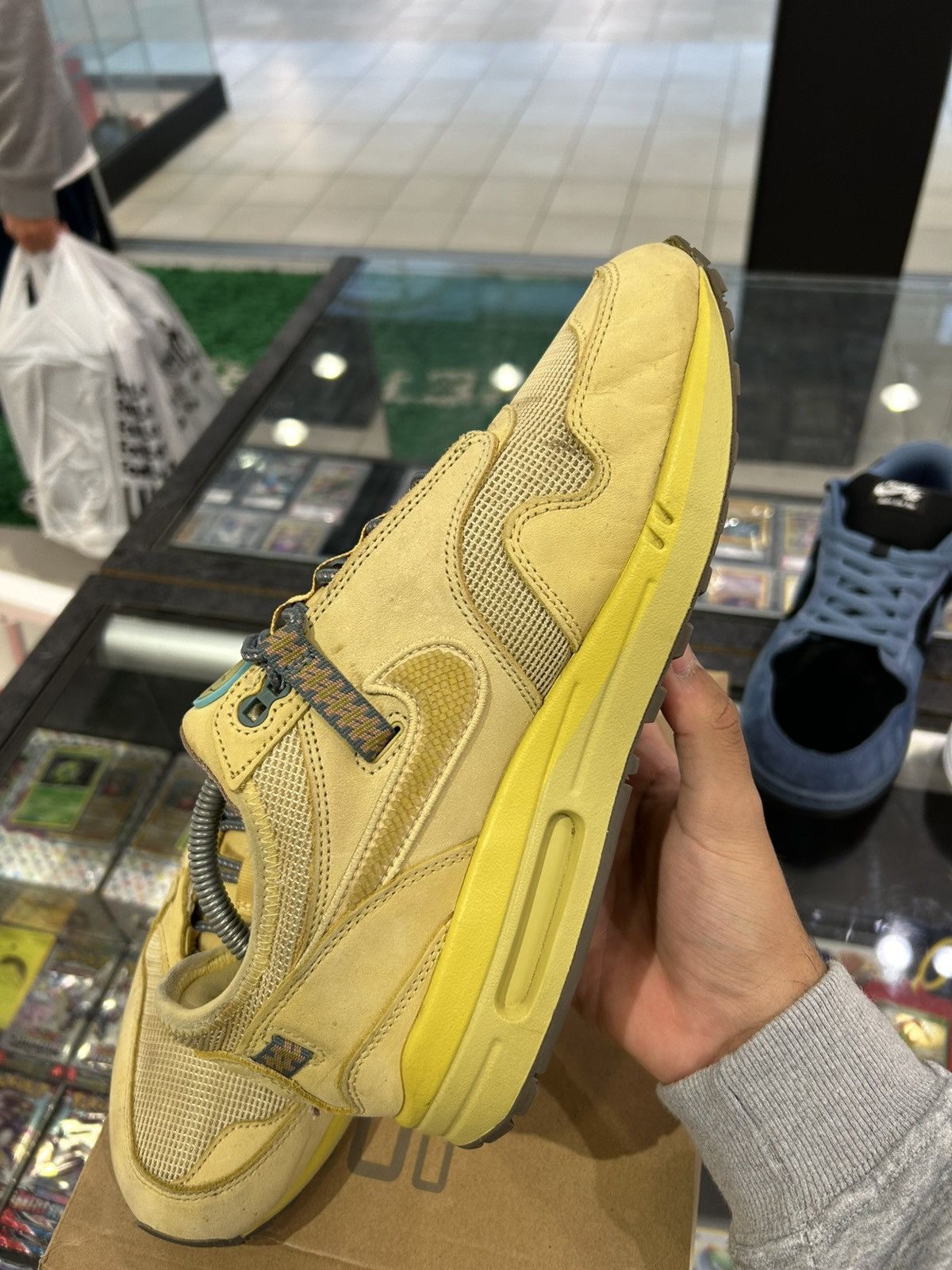Nike × Travis Scott Nike air max 1 travis scott cactus jack saturn gold Size US 9 / EU 42 - 4 Thumbnail
