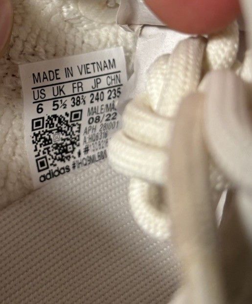 Yeezy adidas Yeezy Boost 350 V2 Low Bone CLEAN Size US 6 / EU 39 - 6 Thumbnail