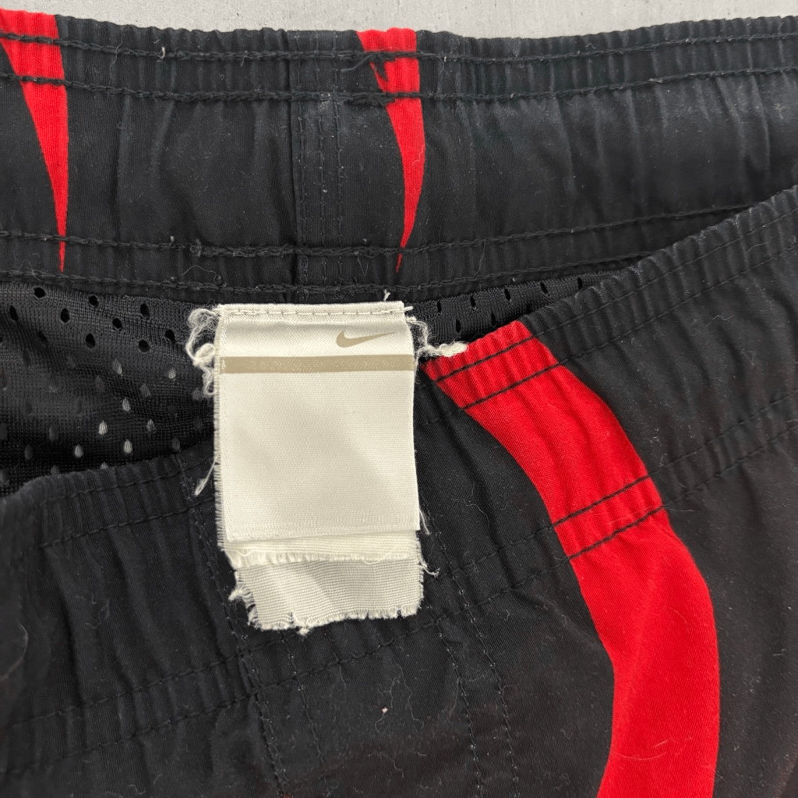 Nike Vintage Y2K Nike Silver Tag Flame Adjustable Shorts Size US 33 - 3 Thumbnail