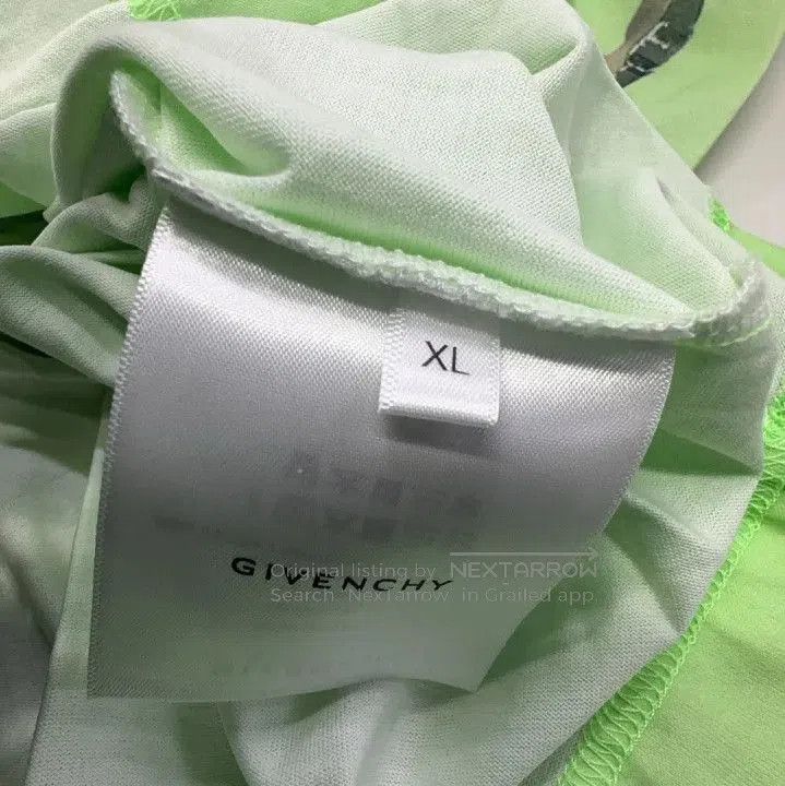 Givenchy Givenchy Lock Pattern Men's SS23 Short Sleeve T-Shirt. Size US XL / EU 56 / 4 - 5 Thumbnail