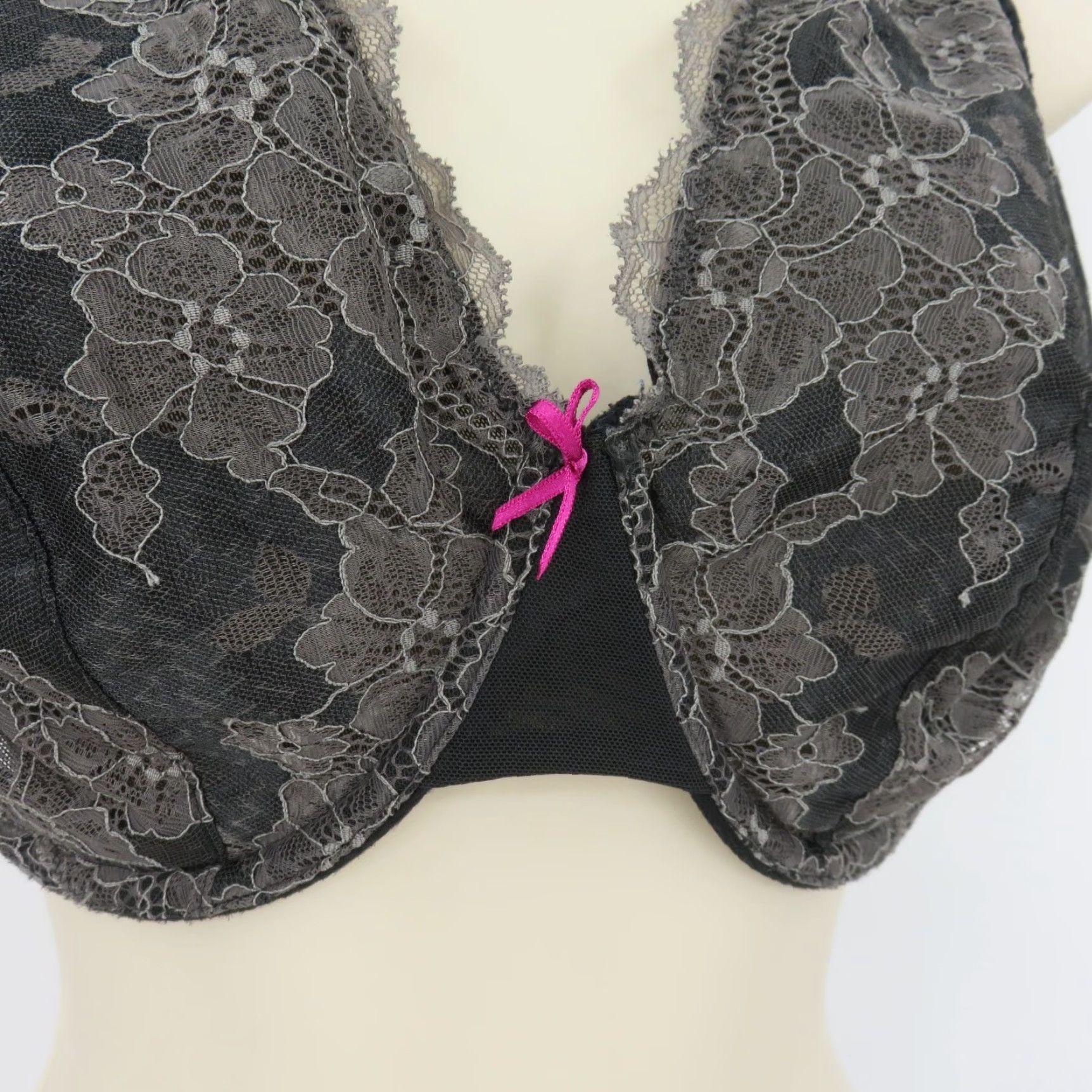 Vintage **Cacique 44D Underwired Lightly Lined Full Coverage Bra Black** User: **Cacique 44D Lightly Lined Full Coverage Bra Black** Size ONE SIZE - 3 Thumbnail