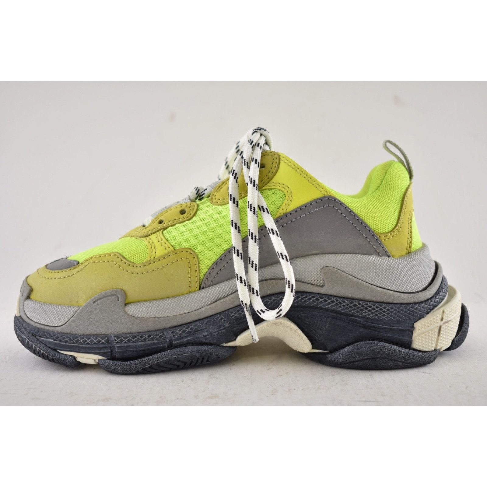 Balenciaga Triple S Sneaker Women's Speed Flat Trainer 36 Size US 6 / IT 36 - 9 Thumbnail