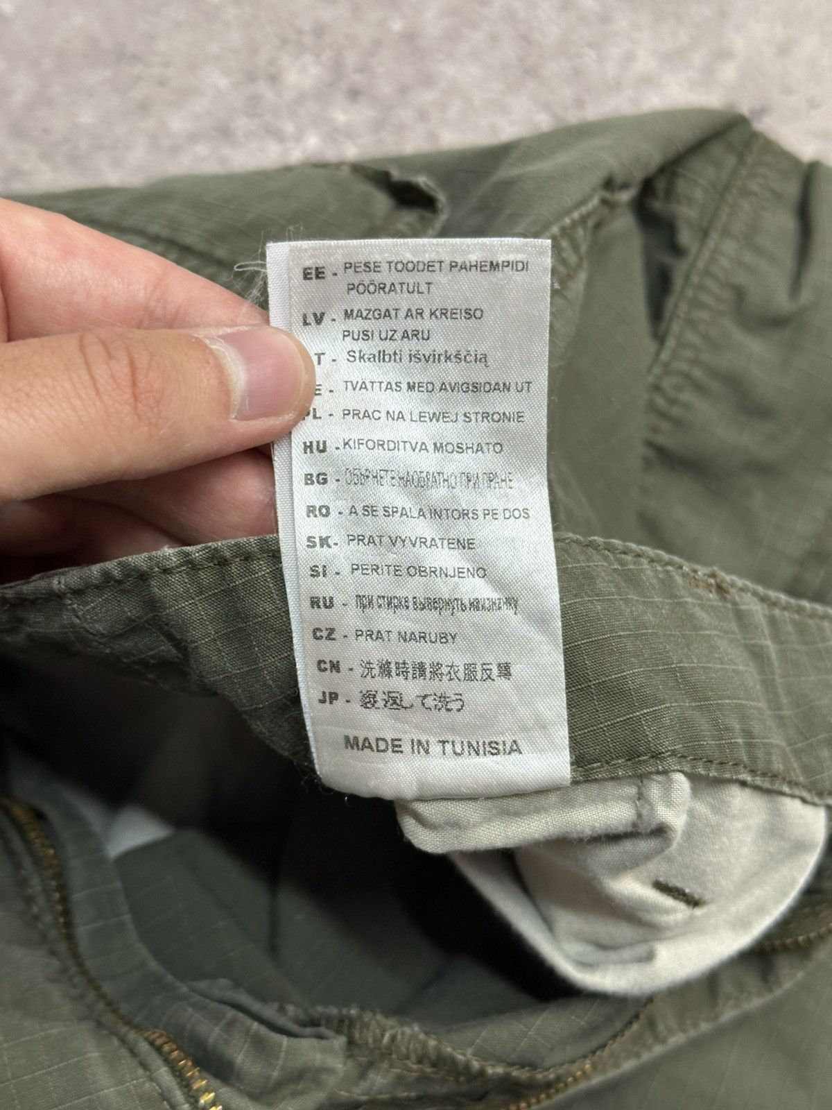 Other Vintage Carhartt Cargo Distressed Pants Faded Khaki Y2K Size US 33 - 12 Thumbnail