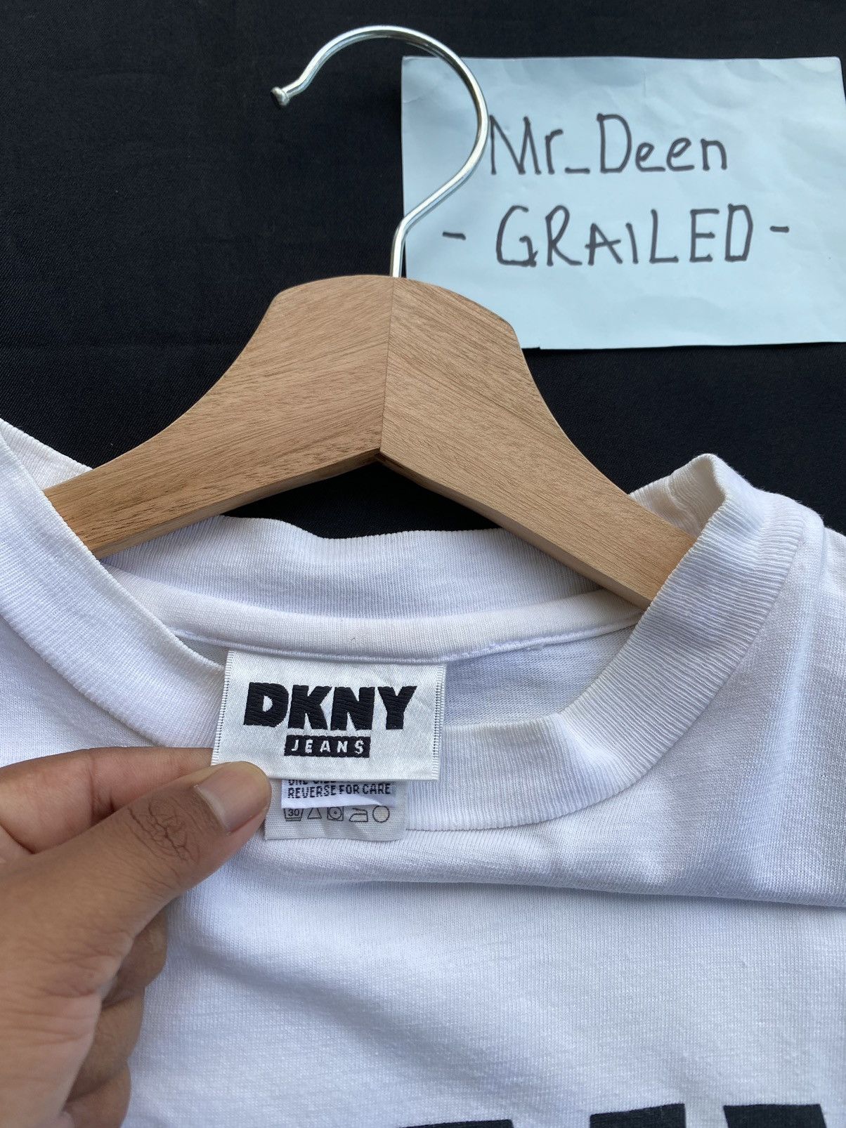 DKNY Rare Vintage DKNY Big Logo Spellout Tshirt Size US L / EU 52-54 / 3 - 7 Thumbnail