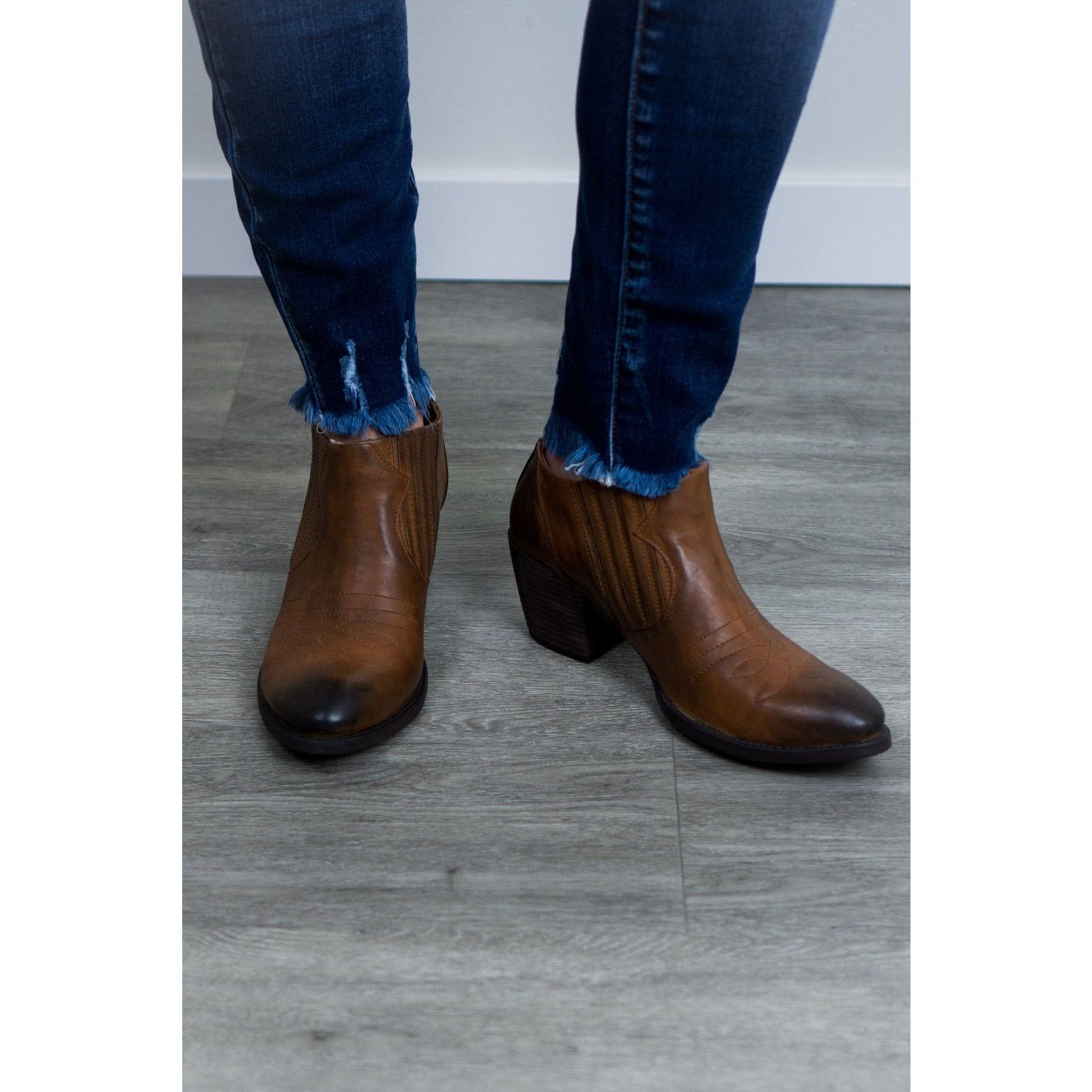 Designer Roan Malina Leather Western Ankle Boots 8 Size US 8 / IT 38 - 12 Thumbnail