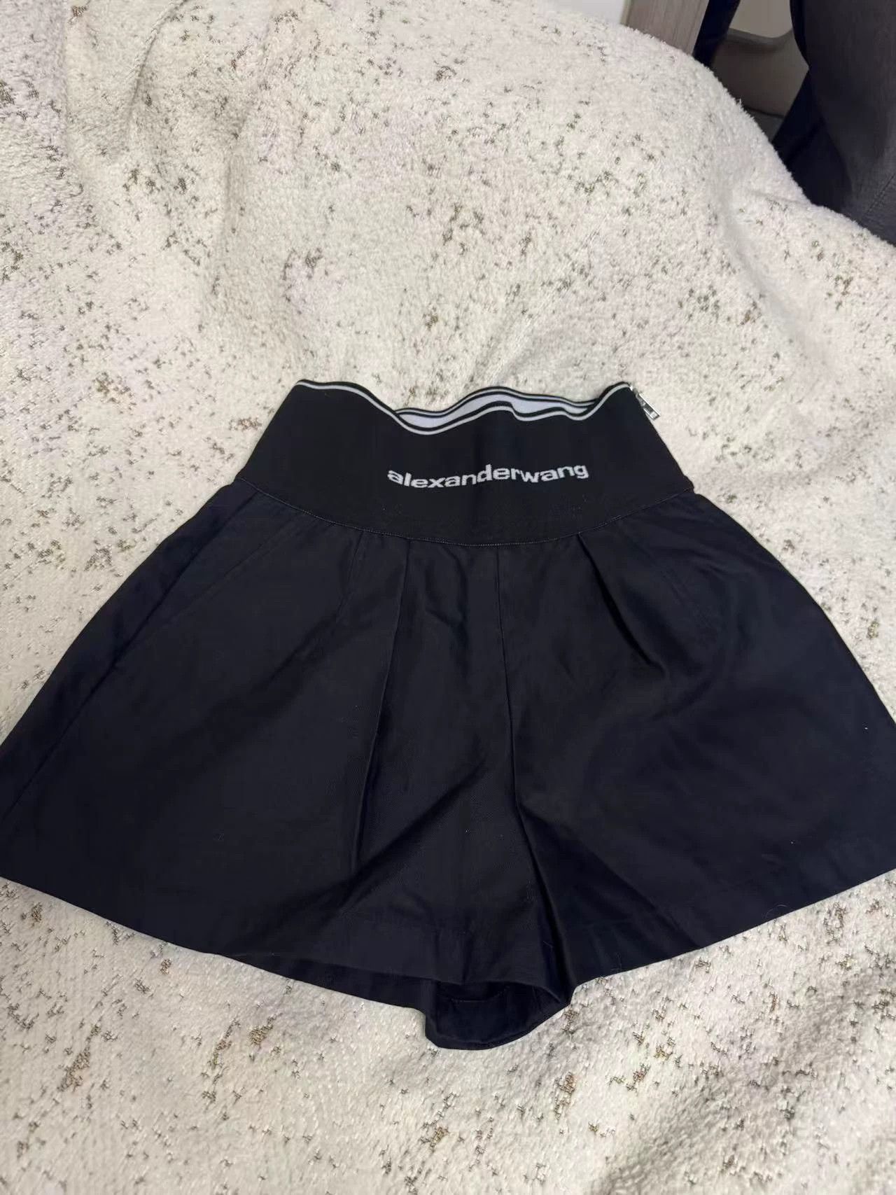 Alexander Wang BIG KING Bestseller Short (Runs Small) Size 28" / US 6 / IT 42 - 1 Thumbnail