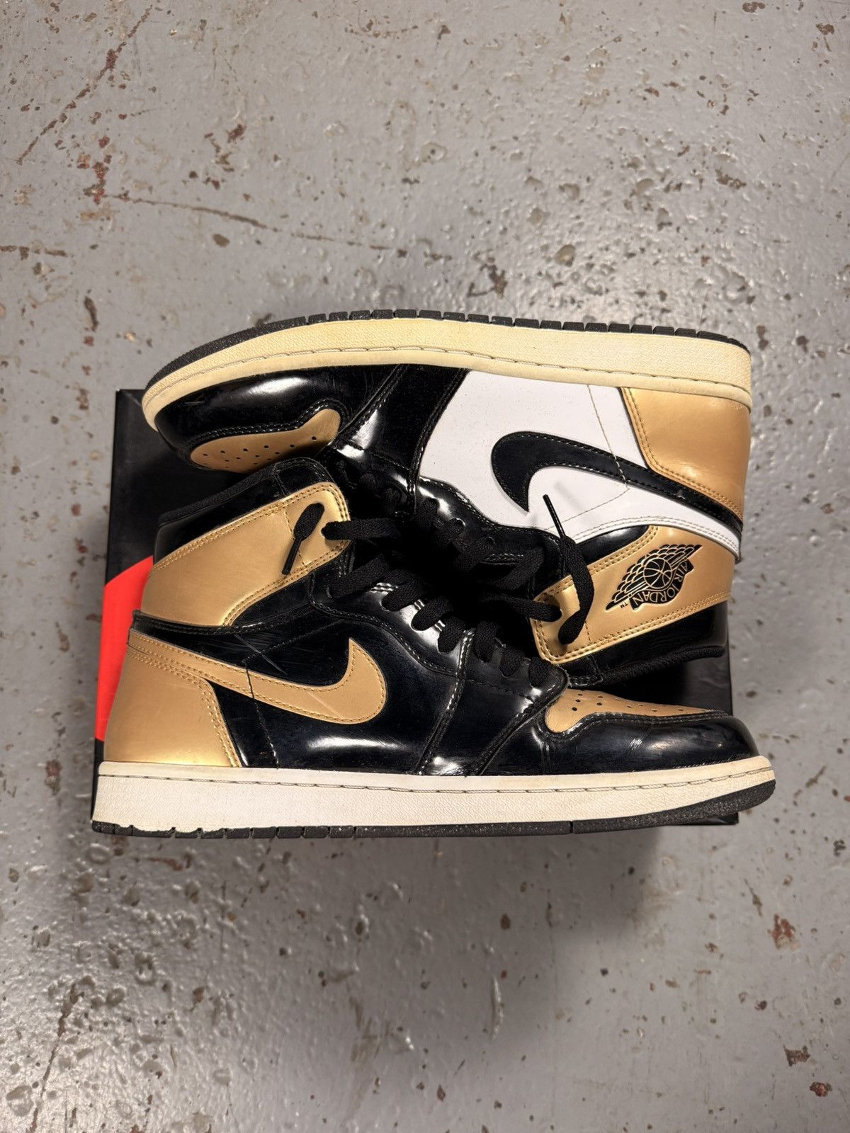 Jordan Brand Used Jordan 1 Gold Toes Size US 9 / EU 42 - 5 Thumbnail