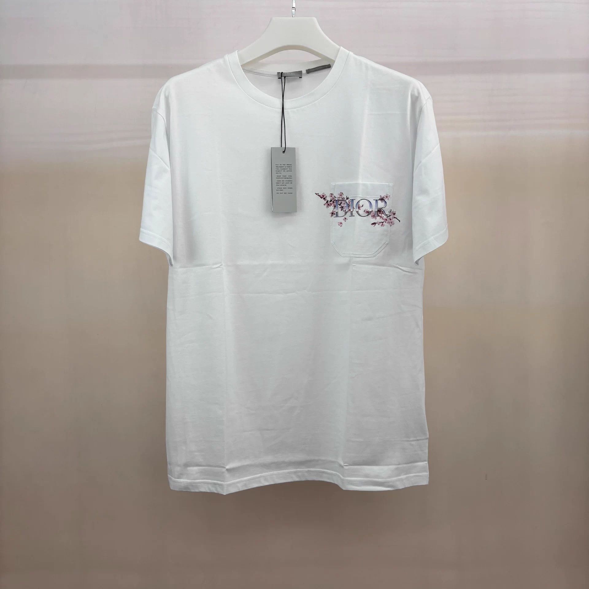 Dior Dior Sakura Logo Pocket Short Sleeve L Unworn Size US L / EU 52-54 / 3 - 1 Thumbnail