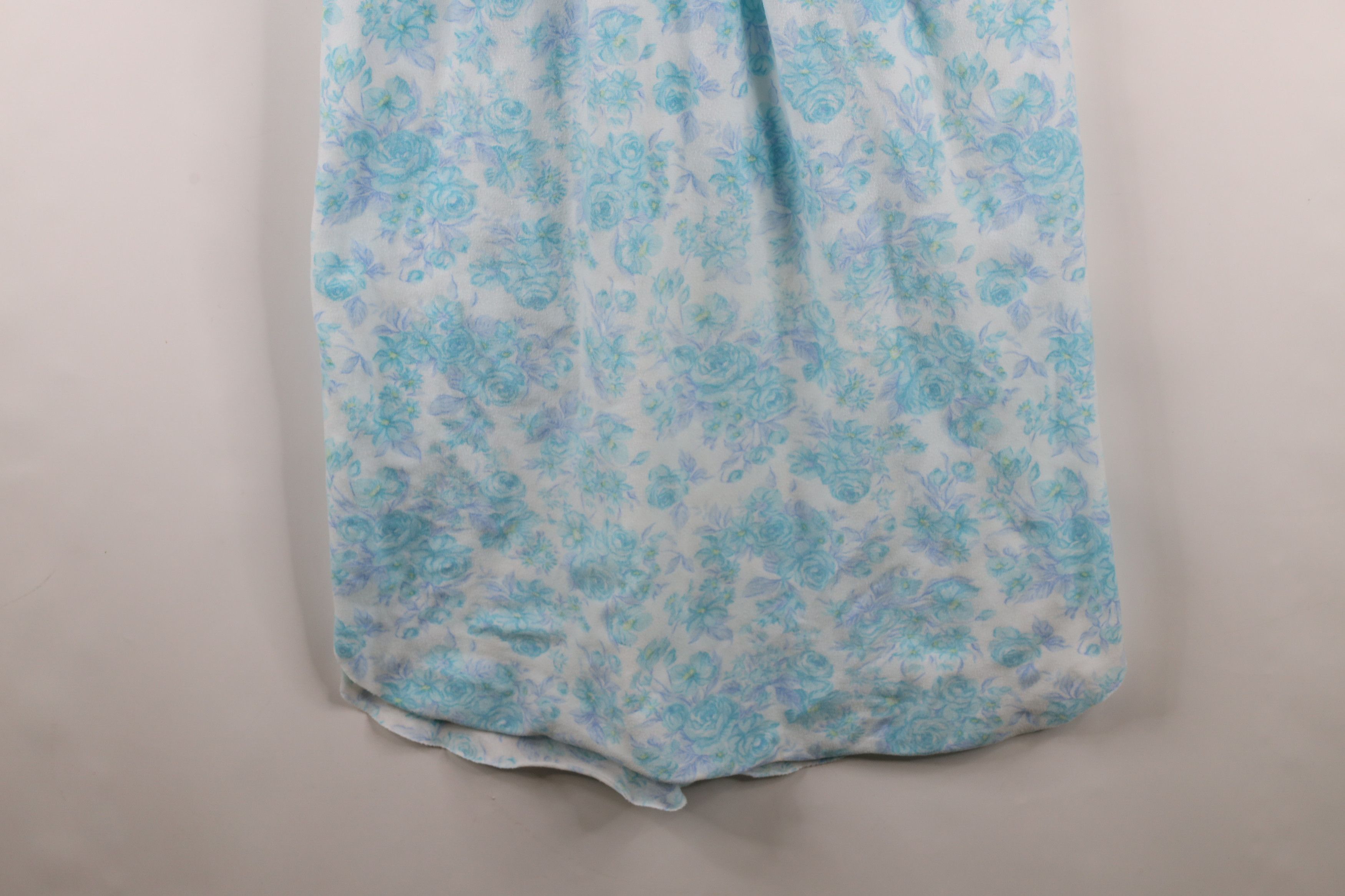 Vintage Vintage 90s Streetwear Lace Flower Fleece Night Gown USA Size L / US 10 / IT 46 - 4 Thumbnail
