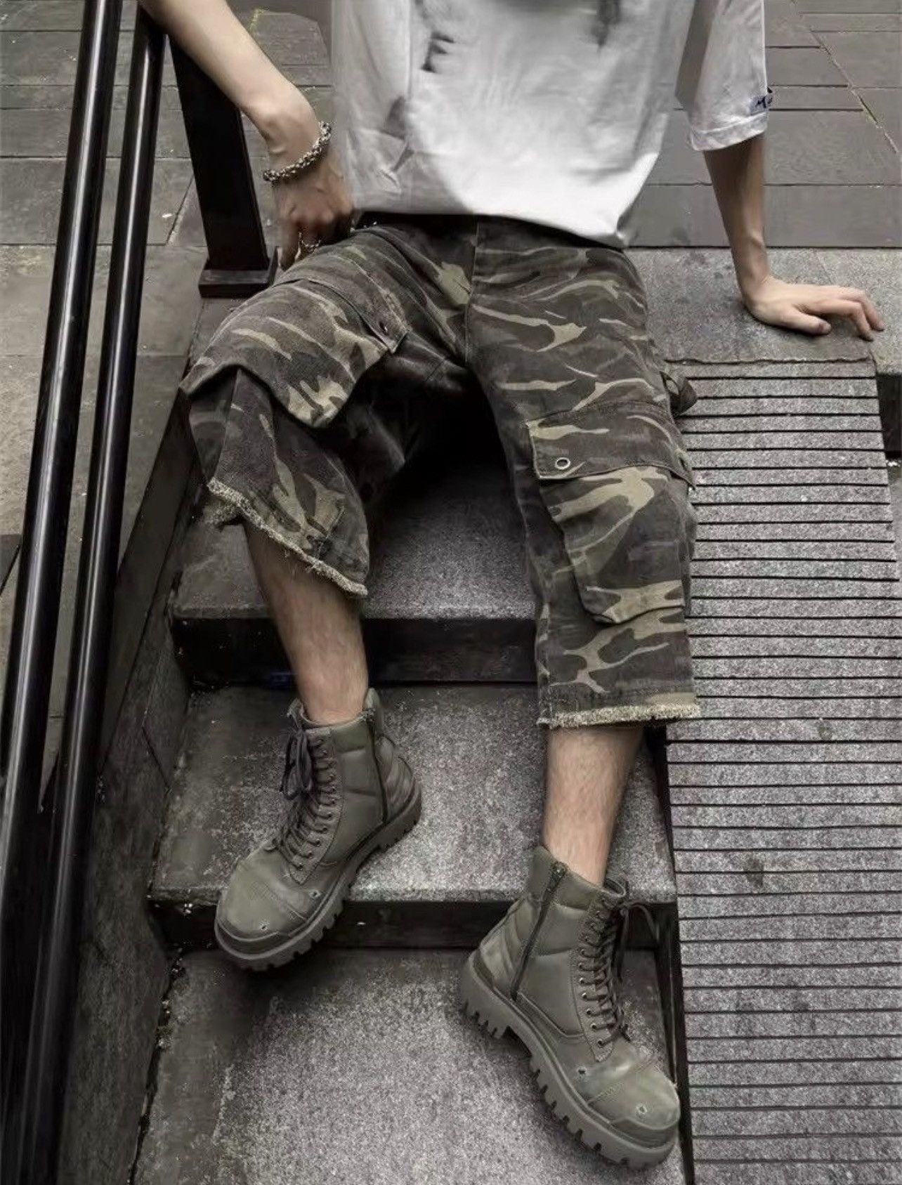 Other Y2K Baggy Distressed Camo Cargo Shorts |Tactical Raw Hem Size US 31 - 2 Thumbnail