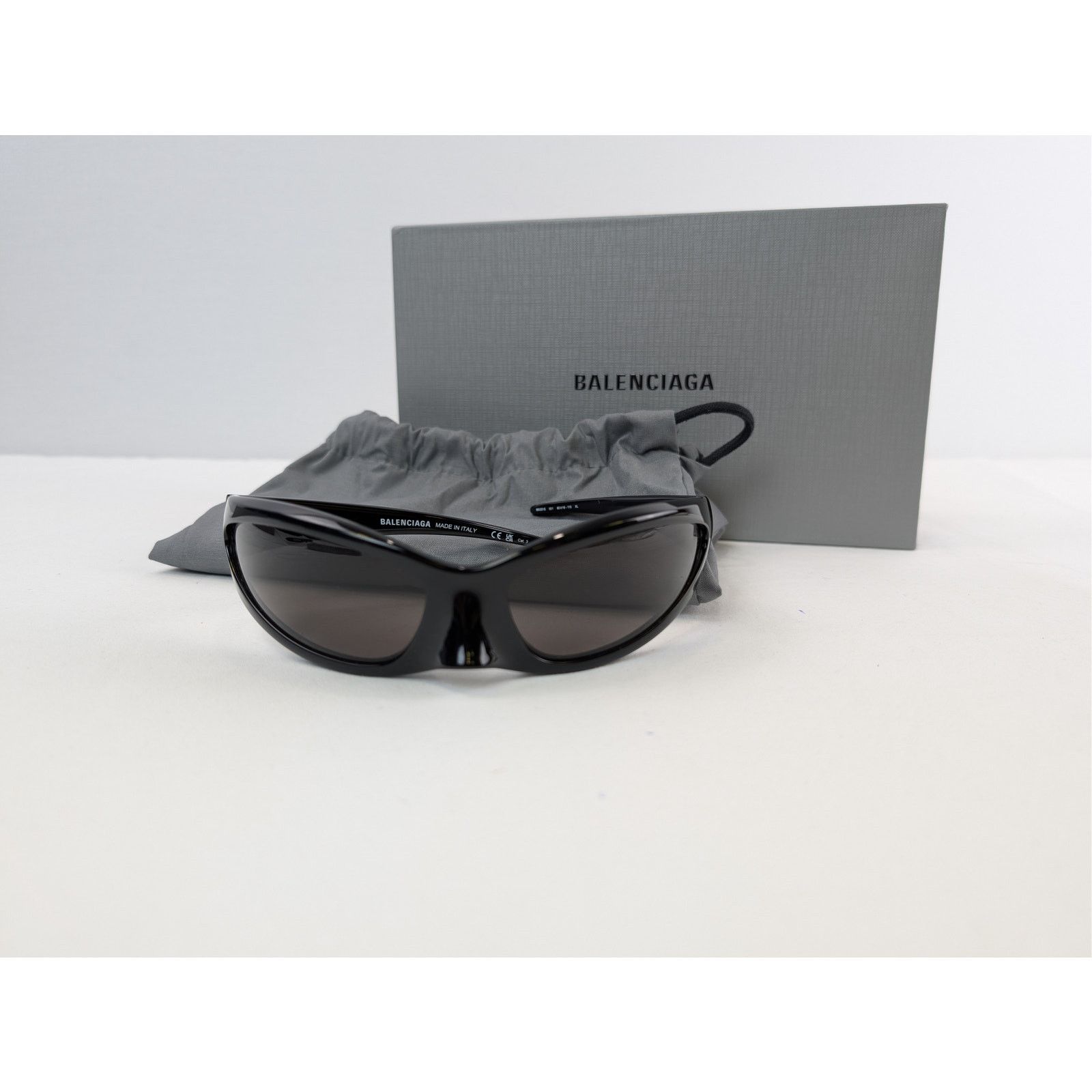 Balenciaga o1rshd1 Size: OS / Skin Cat Sunglasses in Black Size ONE SIZE - 15 Thumbnail