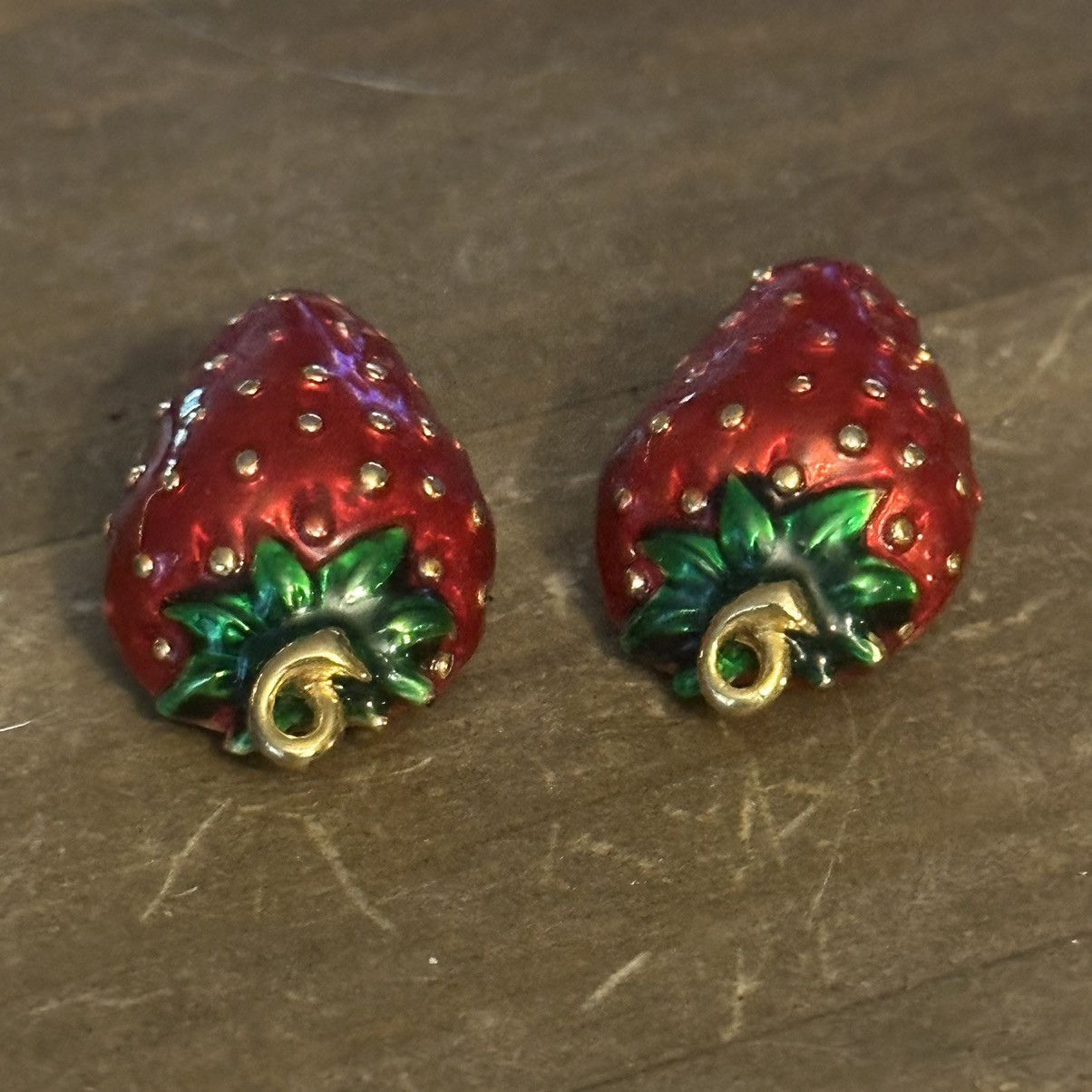Vintage Vintage red strawberry clip on earrings Size ONE SIZE - 2 Thumbnail