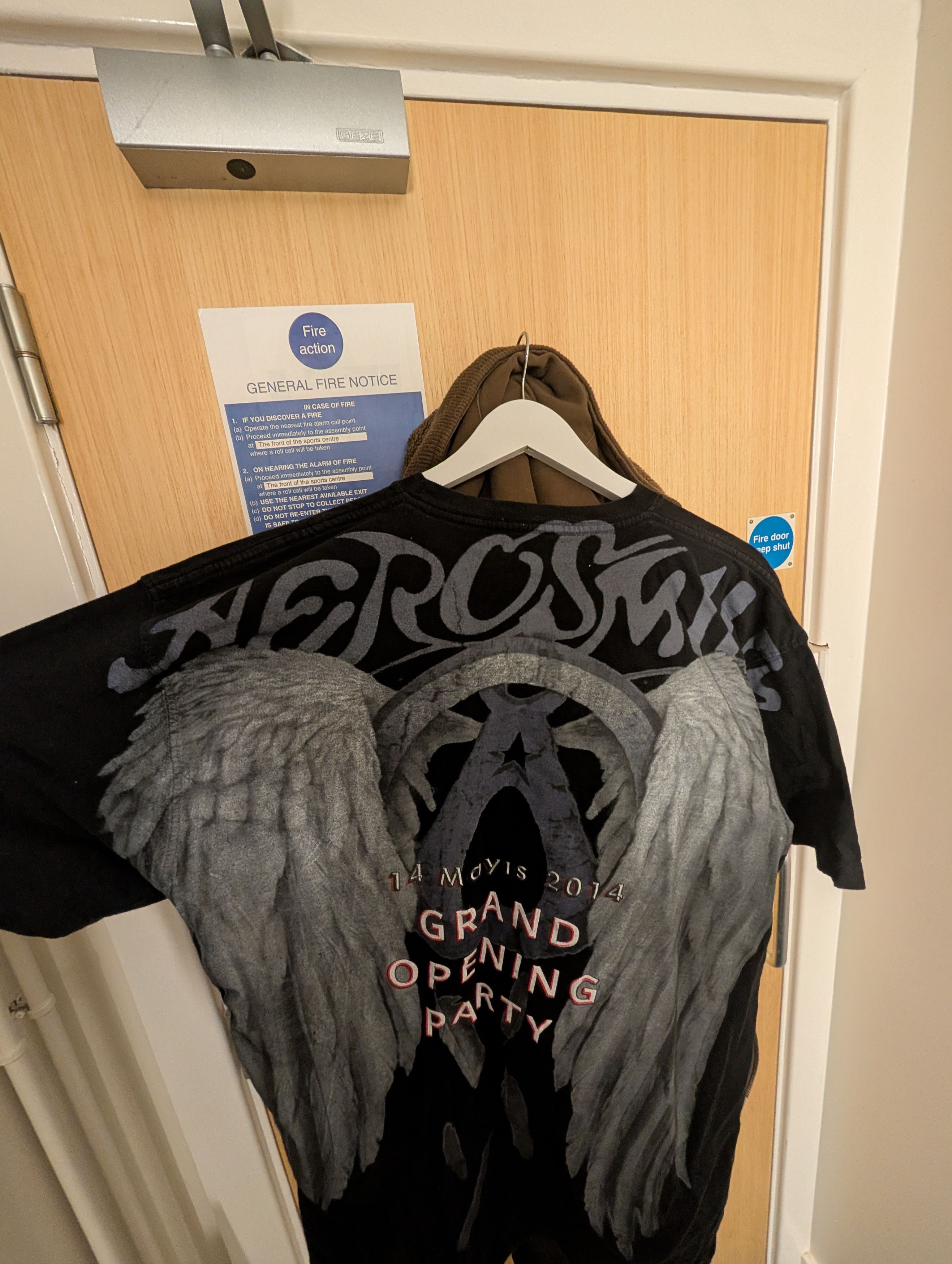 Hard Rock Cafe Rare Aerosmith Hard Rock Cafe Istanbul shirt 2014 Size US L / EU 52-54 / 3 - 4 Thumbnail