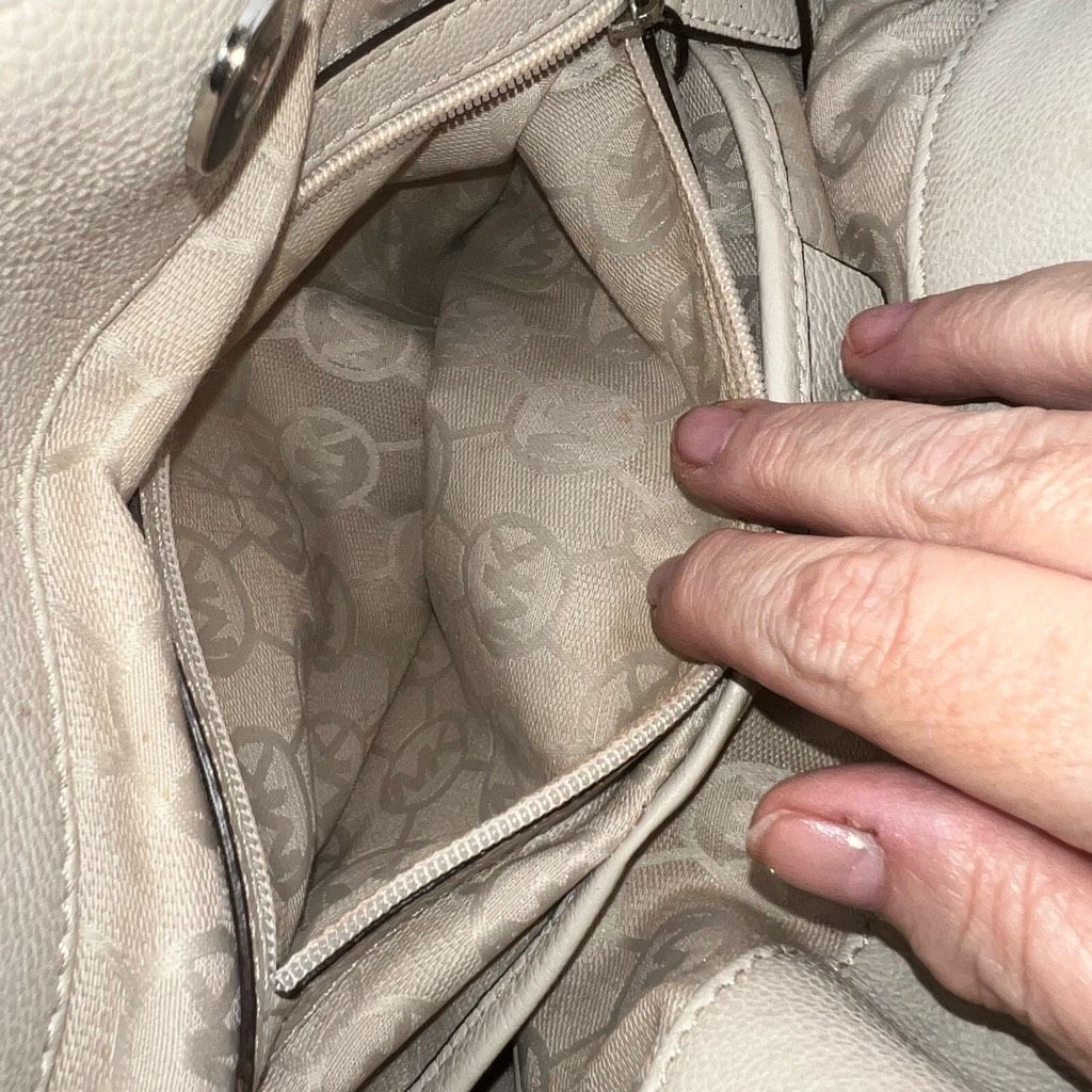Michael Kors Michael Kors Hamilton Bag In Clay with Silver Hardware Lock Size ONE SIZE - 15 Thumbnail