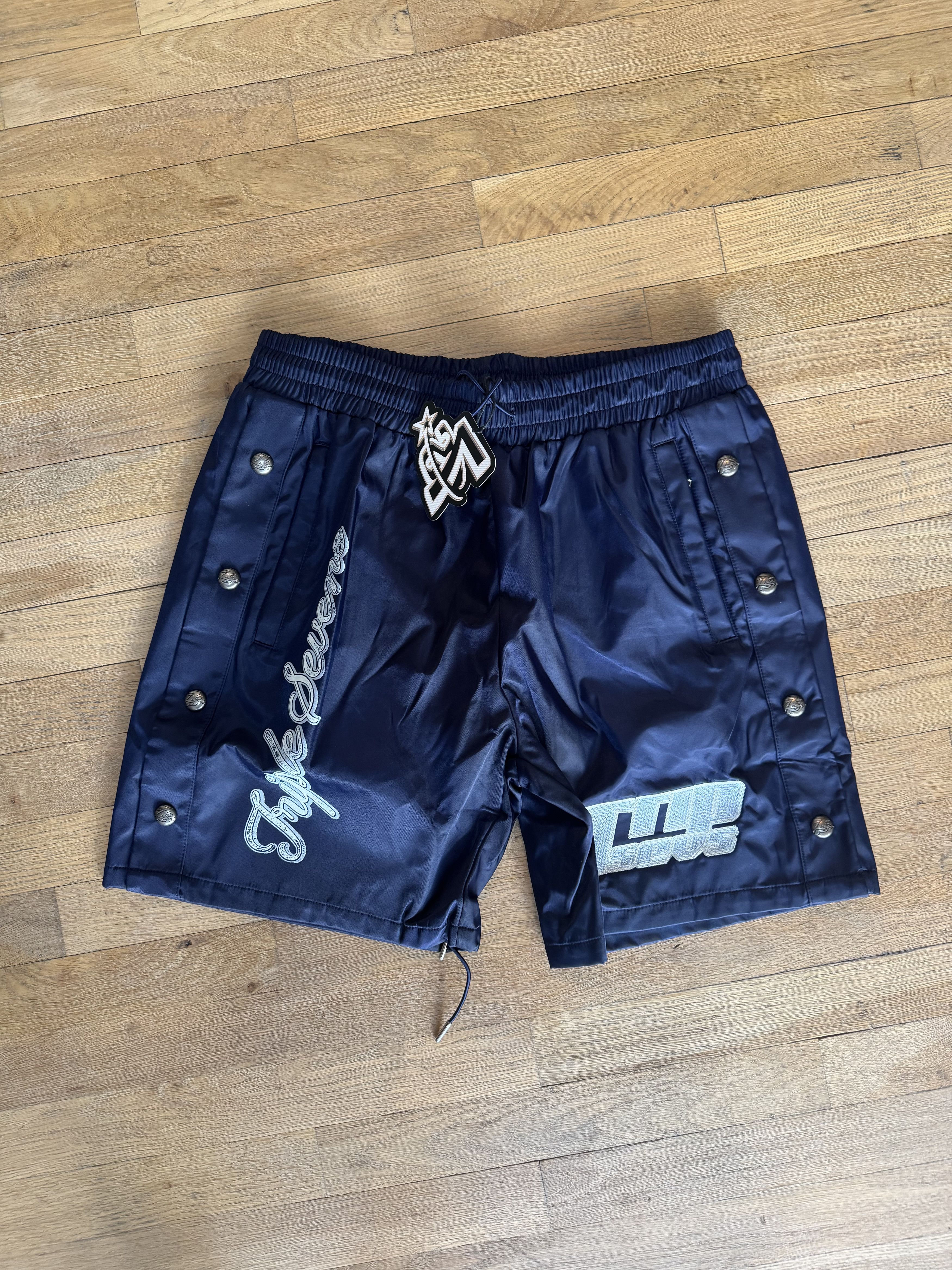 TRIPLE SEVENS Triple Sevens Nylon button up shorts navy Size US 34 / EU 50 - 1 Thumbnail