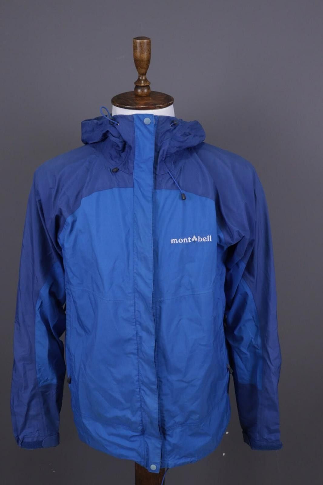 Montbell Mont Bell Blue Waterproof Ski Hooded Jacket Size M Size M / US 6-8 / IT 42-44 - 1 Thumbnail