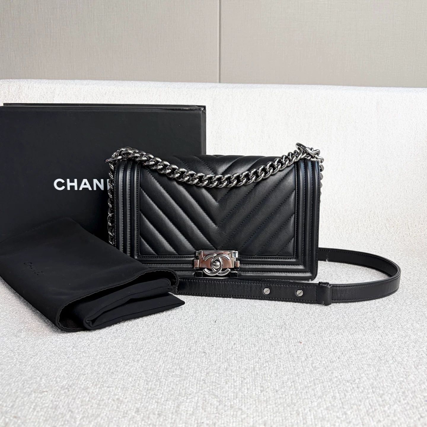 Chanel Pre-loved Bag Very good condition Size ONE SIZE - 1 Thumbnail