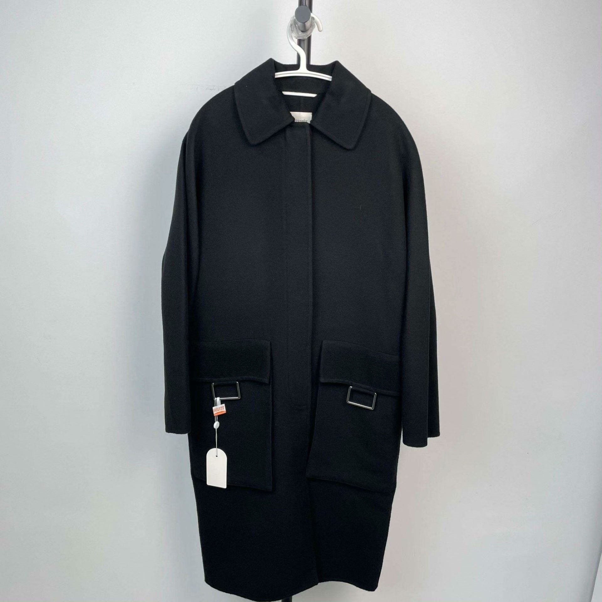 Hermes Hermes Black Coat M Women Size M / US 6-8 / IT 42-44 - 1 Thumbnail