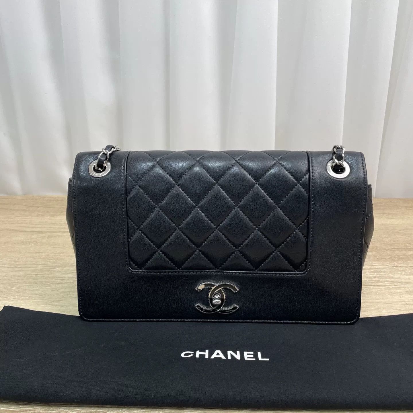 Chanel Pre-loved Bag Very good condition Size ONE SIZE - 1 Thumbnail