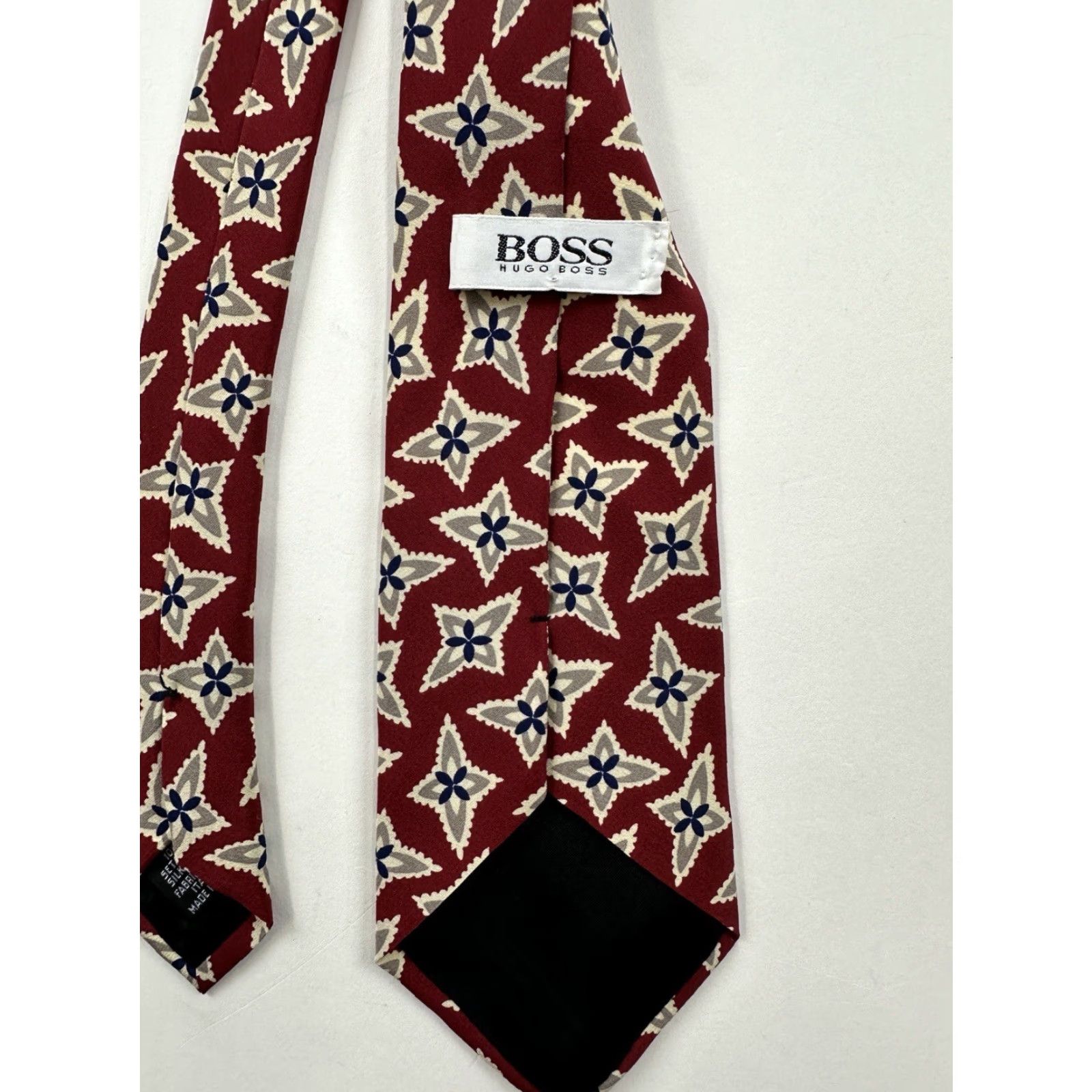 Hugo Boss HUGO BOSS Silk Tie Red Made In Italy Men Adult Tie Silk Red Italy Size ONE SIZE - 4 Thumbnail
