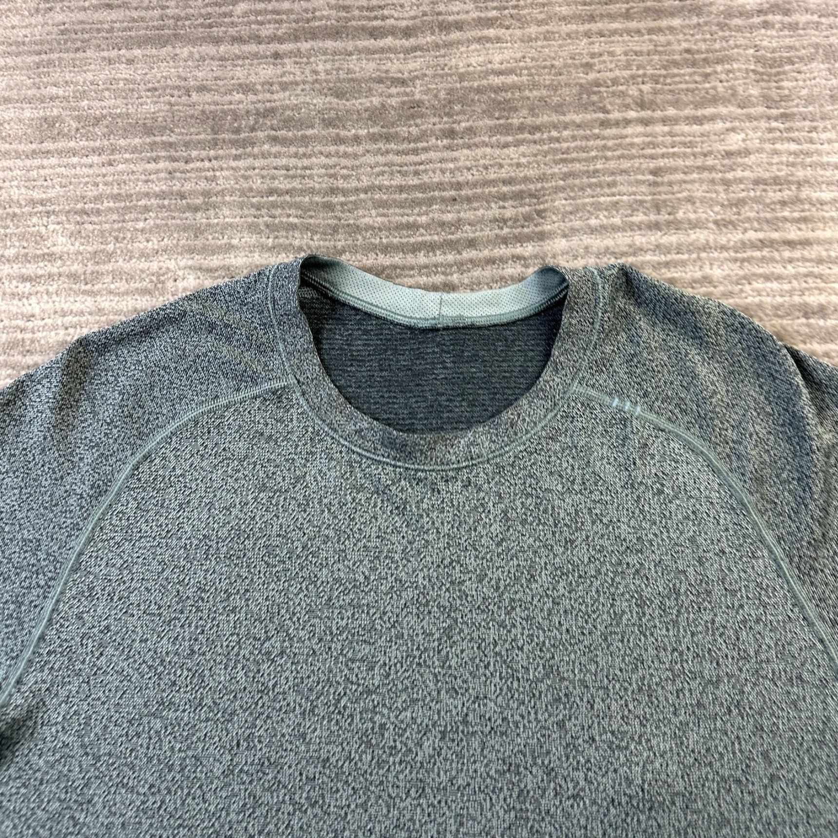 Lululemon Lululemon Shirt Mens Small Green Metal Vent Tech Short Sleeve Gym Size US S / EU 44-46 / 1 - 3 Thumbnail