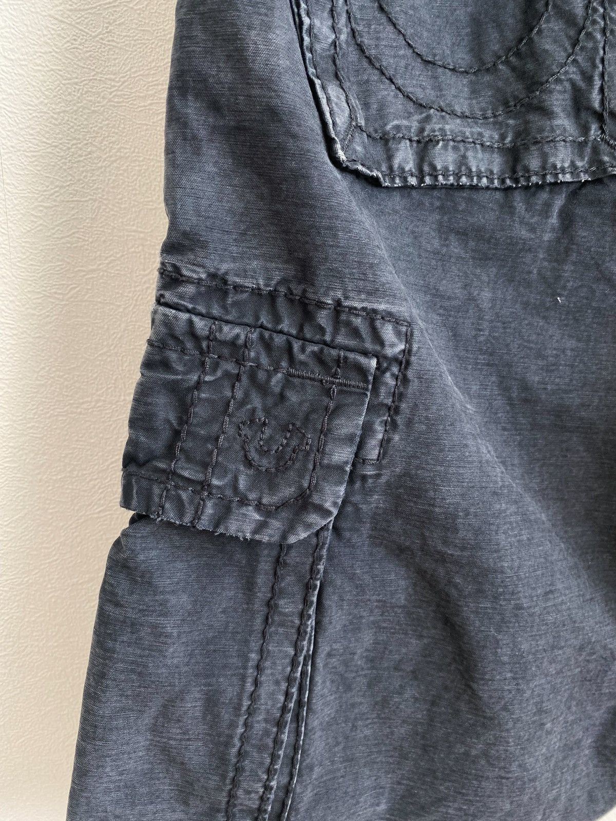 True Religion True Religion ISAAC Cargo Tonal Shorts Size 29 Size US 29 - 19 Thumbnail