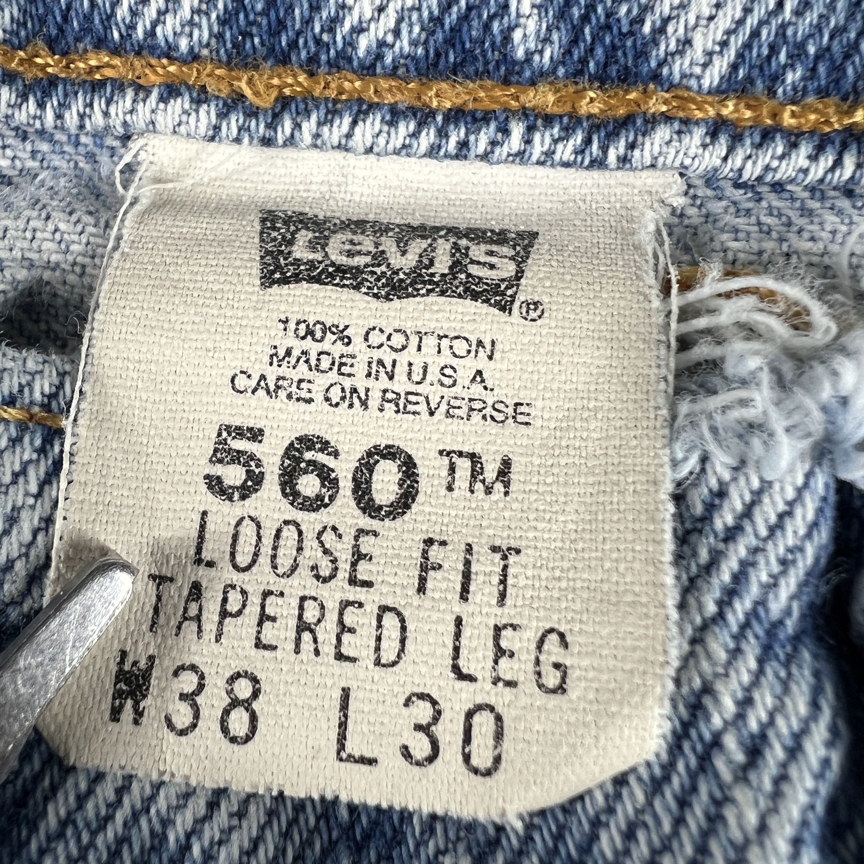 Levi's × Vintage VTG 90s Levi's Jeans 560 Loose Tapered Blue Thrashed Denim Size US 36 / EU 52 - 13 Thumbnail