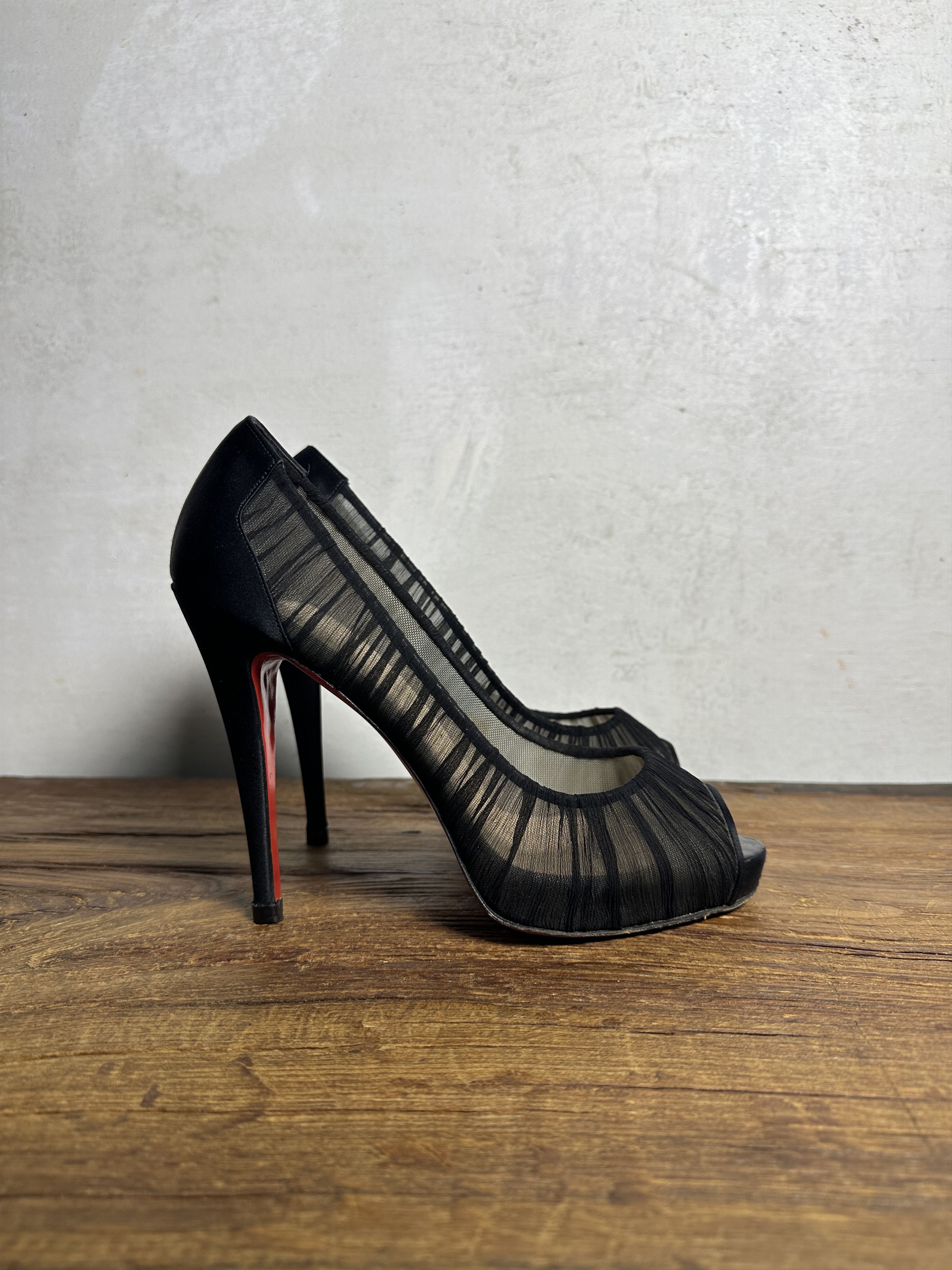Christian Louboutin Christian Louboutin Crepe Satin Ambrosina Peep Toe Pumps Size US 8.5 / IT 38.5 - 2 Thumbnail
