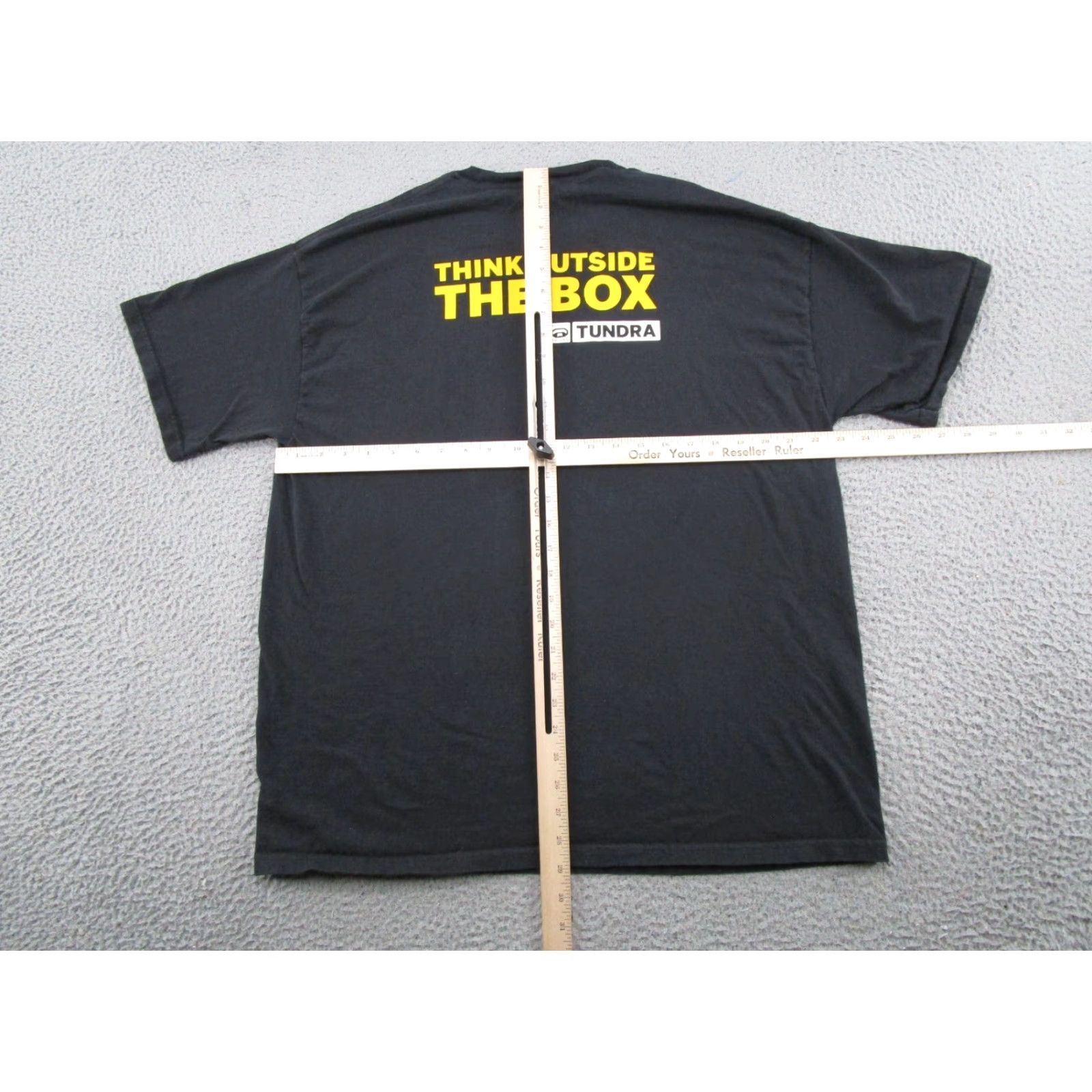 Hanes VINTAGE Weather Guard Tool Box Toyota Tundra T-Shirt Hanes Mens XL Black Crew Neck Short Sleeve Shirt Size US XL / EU 56 / 4 - 6 Thumbnail