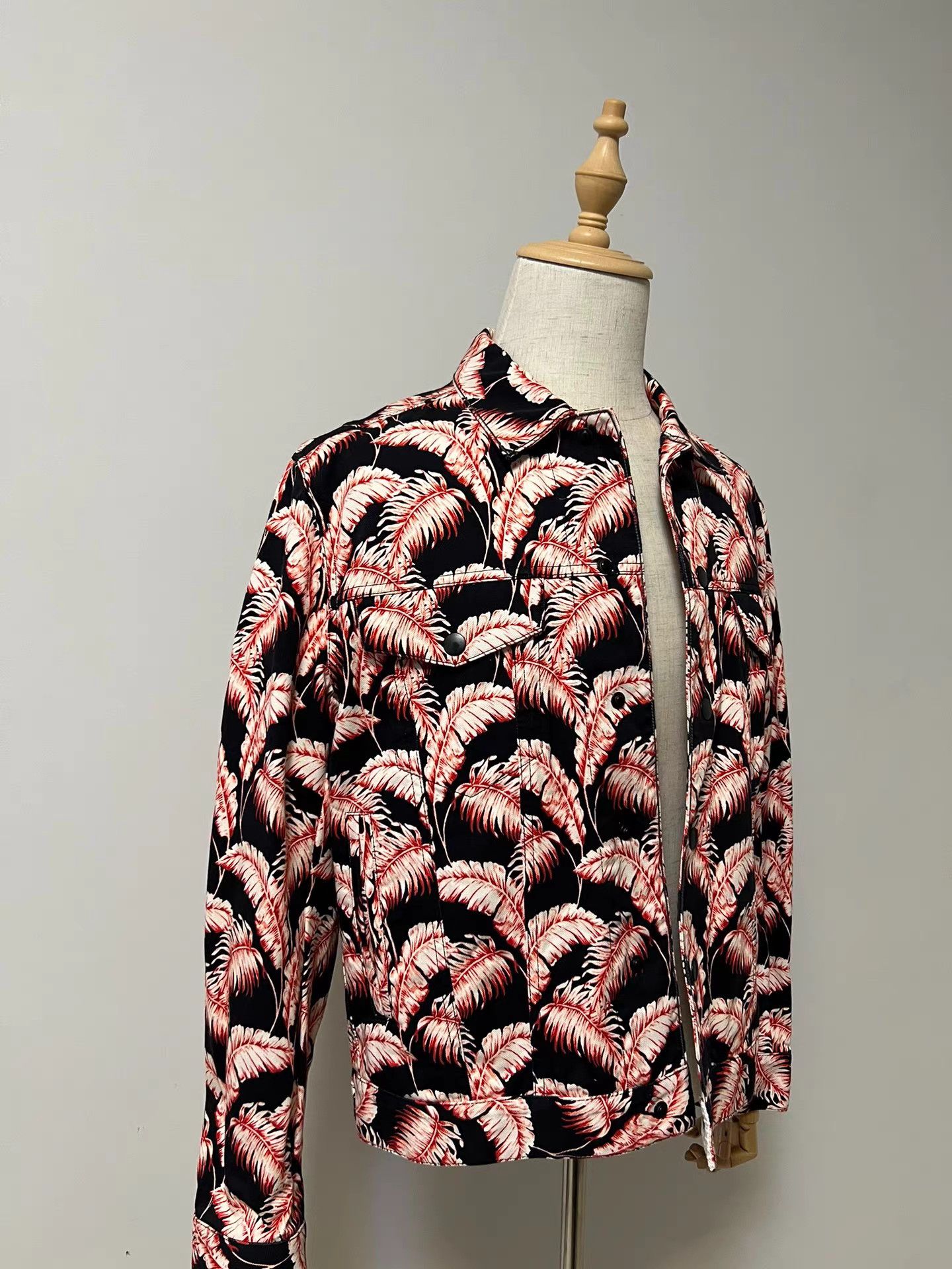 Marc Jacobs Marc Jacobs Flamingo Print Denim Jacket K9 Size US M / EU 48-50 / 2 - 3 Thumbnail