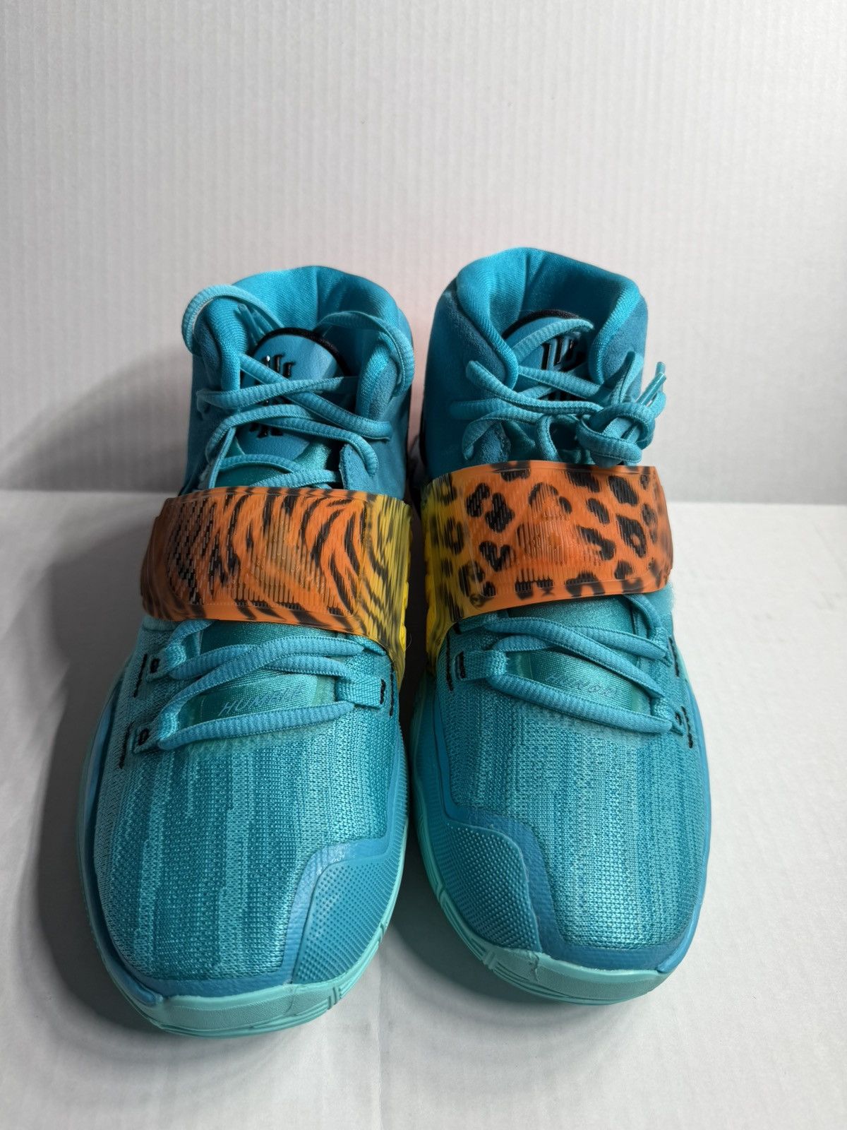 Nike Nike Kyrie 6 (GS) Grade School Kid's Sneaker NEW in Box 7Y Size US 7 / EU 40 - 1 Thumbnail