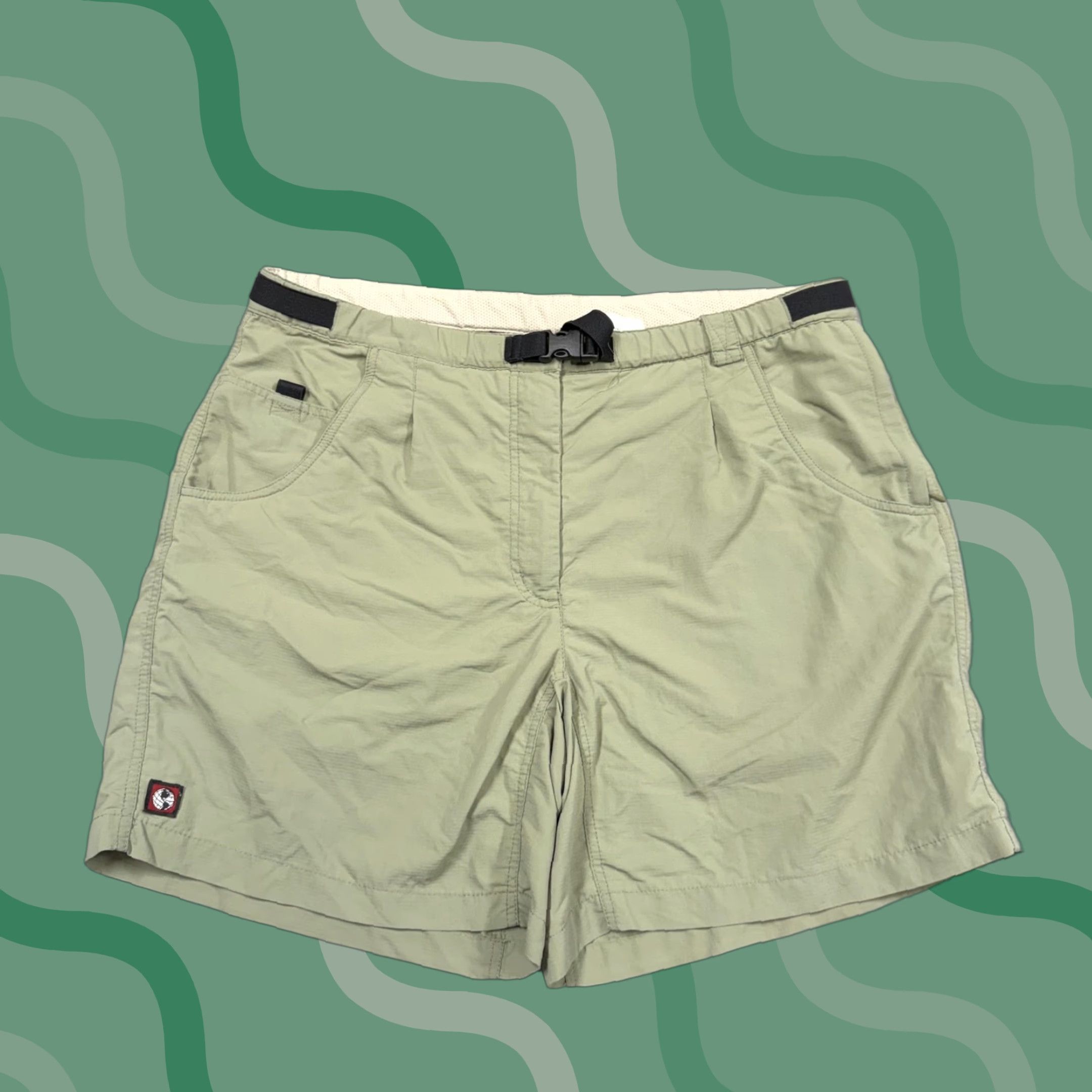 Eddie Bauer VINTAGE Eddie Bauer EBTEK Shorts Womens XL Green Utility Nylon Quick Dry Size 40" / US 18 - 1 Thumbnail