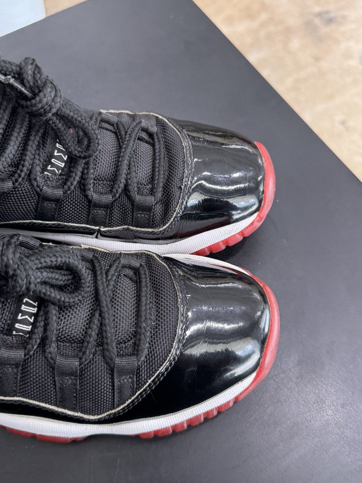 Jordan Brand Air Jordan 11 Retro Playoffs Bread Size 6.5Y (GS) (2019) Size US 6.5 / EU 39-40 - 7 Thumbnail