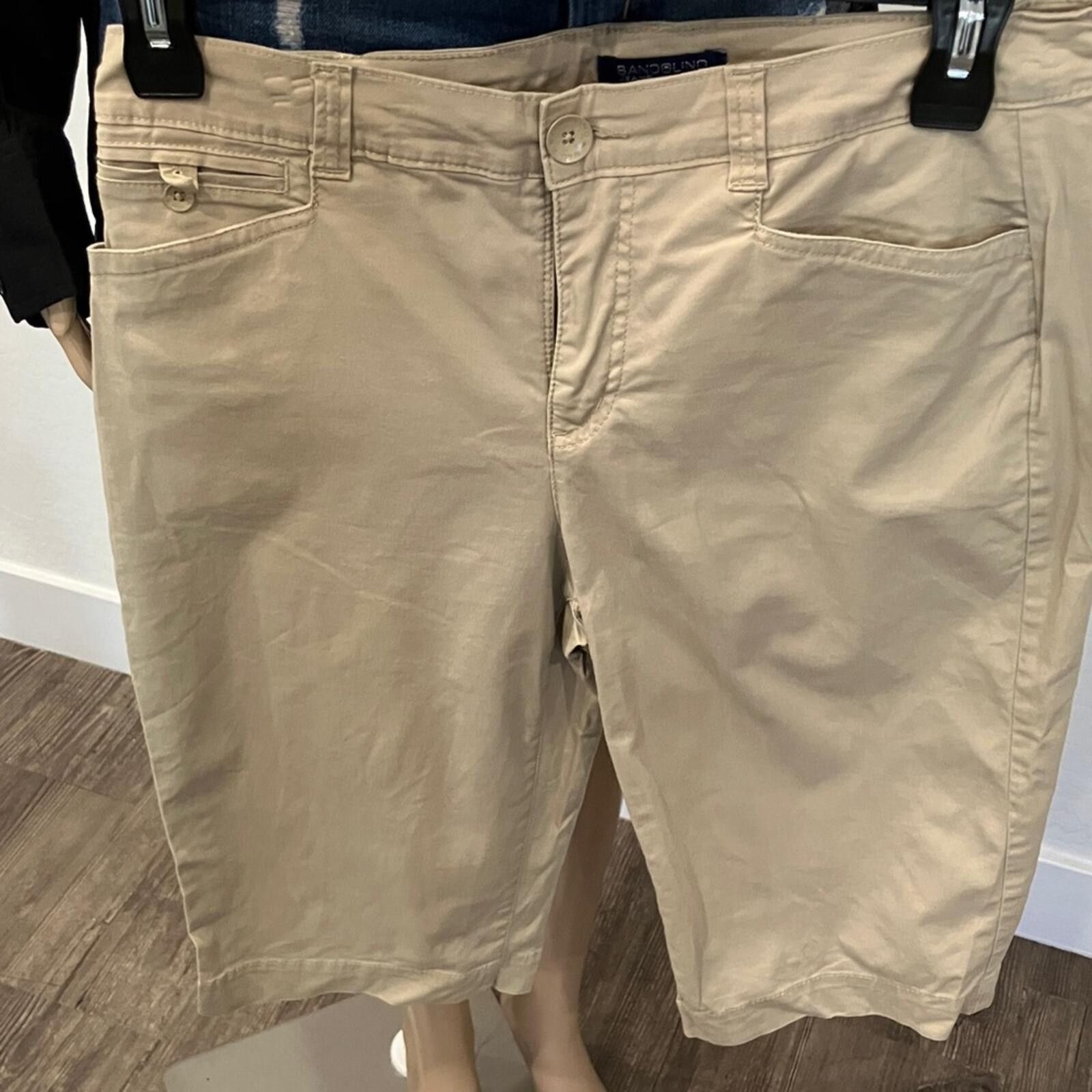 Other Bandolino Cream Casual Shorts Size 28" / US 6 / IT 42 - 1 Thumbnail