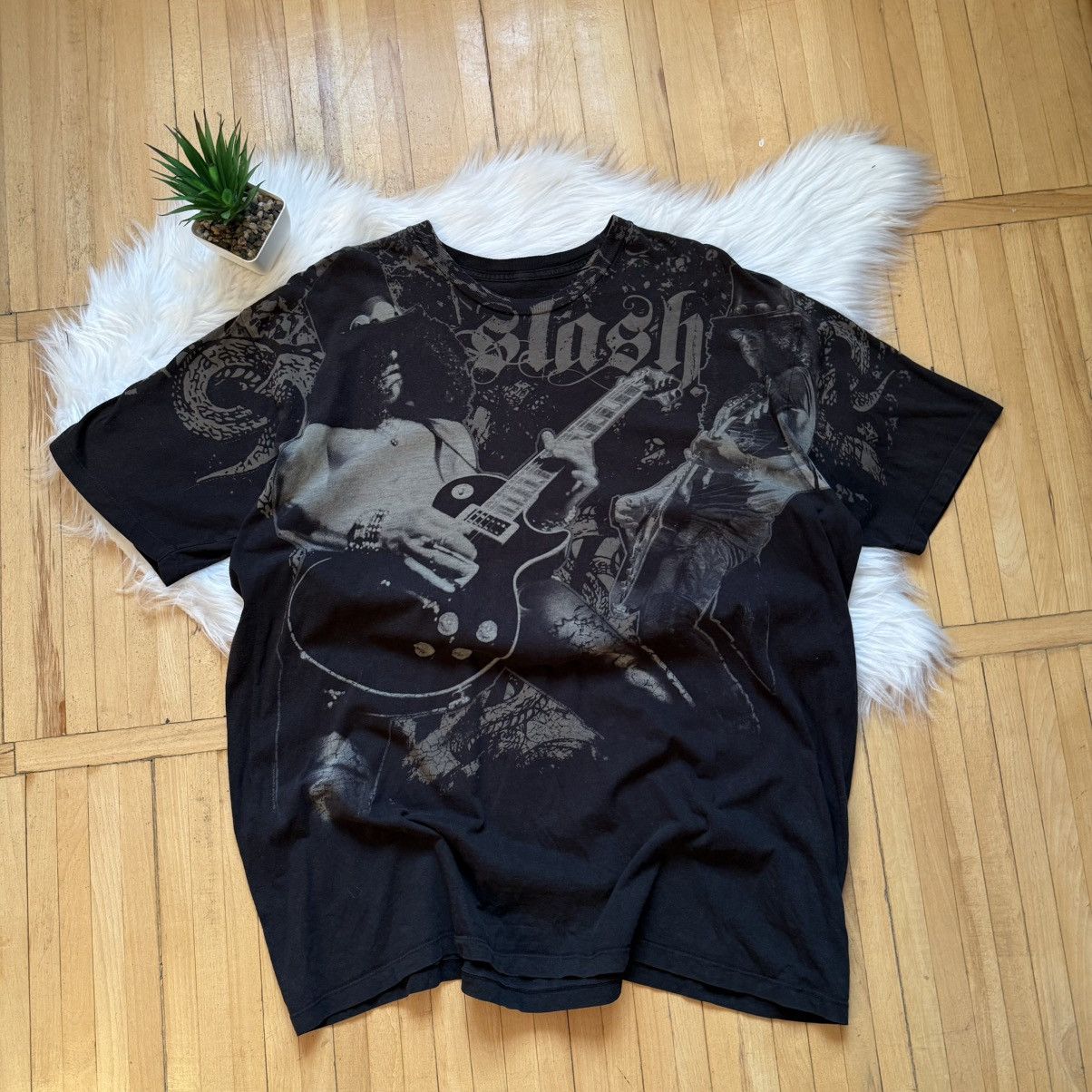 Band Tees 📌 Vintage 2009 Slash Full Print Rock Tshirt Size US XL / EU 56 / 4 - 1 Thumbnail