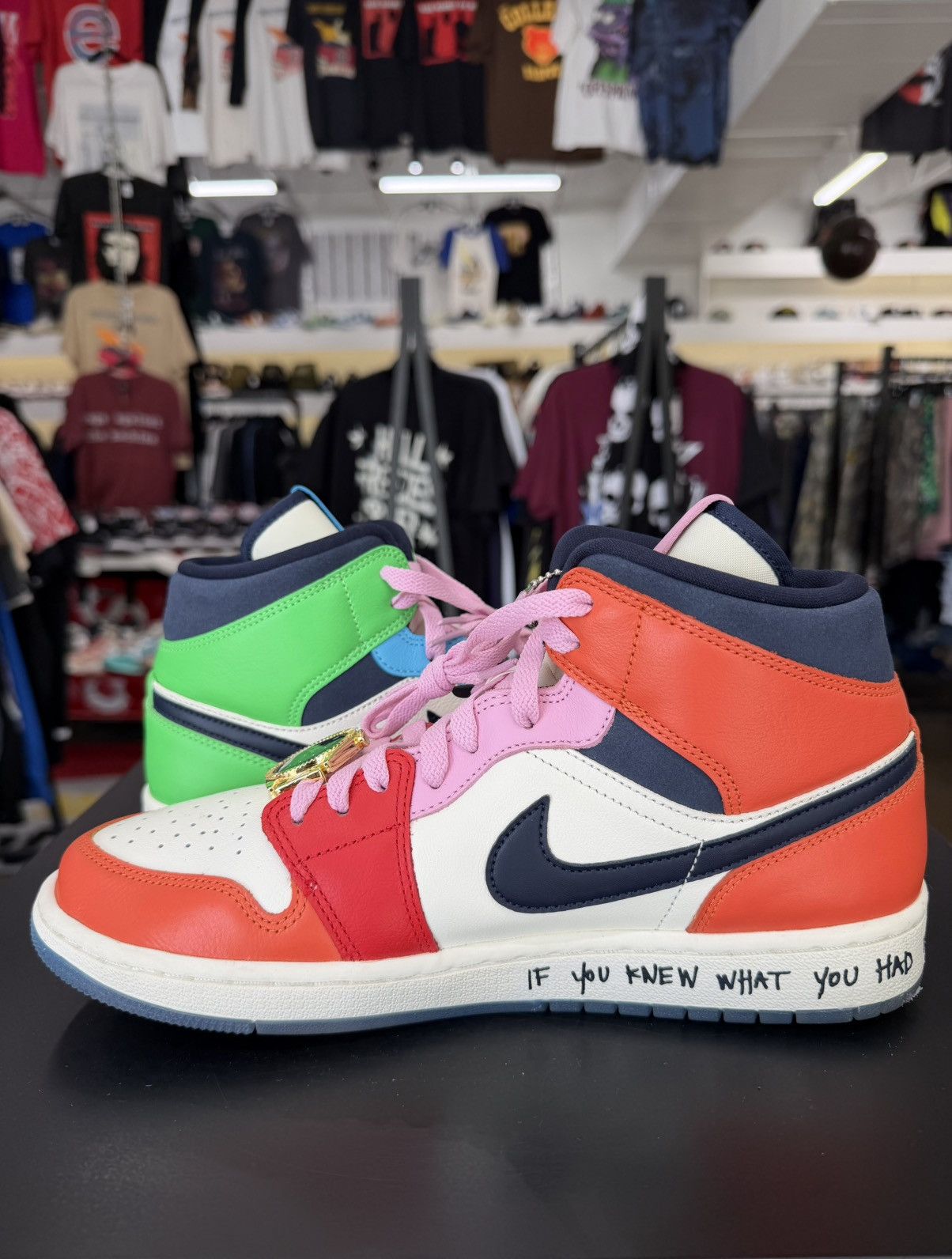 Jordan Brand Air Jordan 1 Mid Fearless Melody Ehsani Size 10.5W/9M (2019) Size US 10.5 / EU 43-44 - 4 Thumbnail
