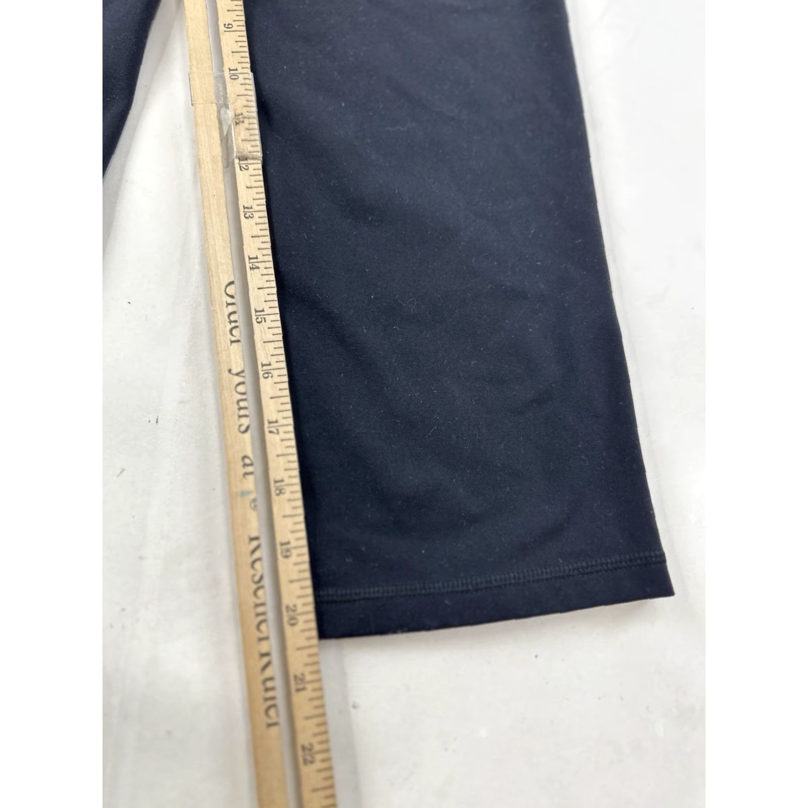 J.Crew J.Crew Leggings Women’s M Black Cropped Compression Activewear Yoga Running Gym Women M Black Cropped Compression Size 32" / US 10 / IT 46 - 7 Thumbnail