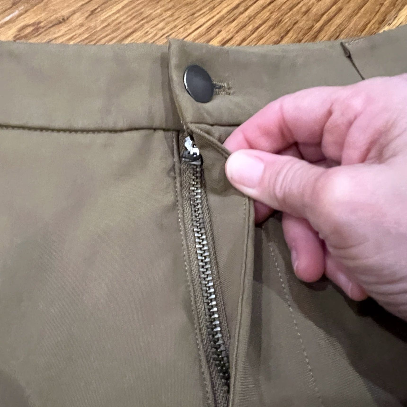 Lululemon VINTAGE Lululemon Golf Pants Men’s 32x28 Slim Chino Artifact Performance Warpstreme Size US 32 / EU 48 - 5 Thumbnail