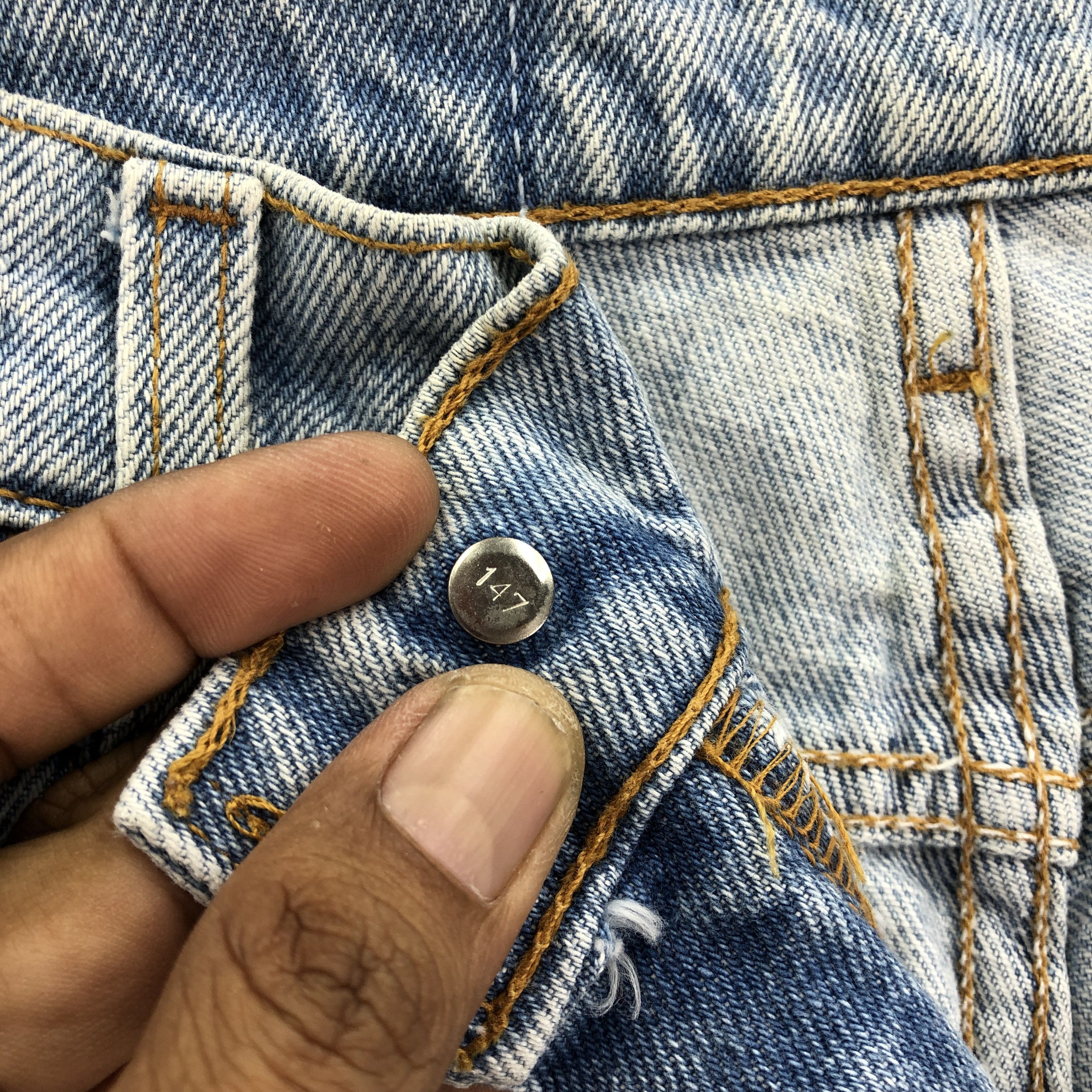 Levi's Vintage Levis 550 Sun Faded Jeans Levi's Light Wash Denim Size 26" / US 2 / IT 38 - 6 Thumbnail