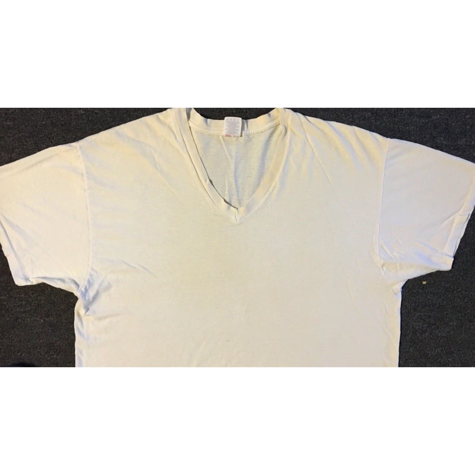 Hanes VINTAGE Hanes Shirt XL White 90s Distressed V-Neck T-Shirt Men Grunge Punk Skate Biker Rock 80s 90s California USA Size US XL / EU 56 / 4 - 6 Thumbnail