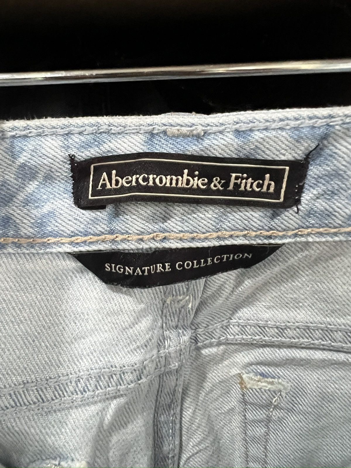 Abercrombie & Fitch 🔥Abercrombie & Fitch Signature Collection Distressed Denim Size US 29 - 14 Thumbnail