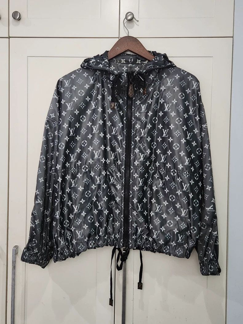 Louis Vuitton Louis Vuitton Navy logo hooded stormtrooper jacket 2503-Nex Size XS / US 0-2 / IT 36-38 - 1 Thumbnail