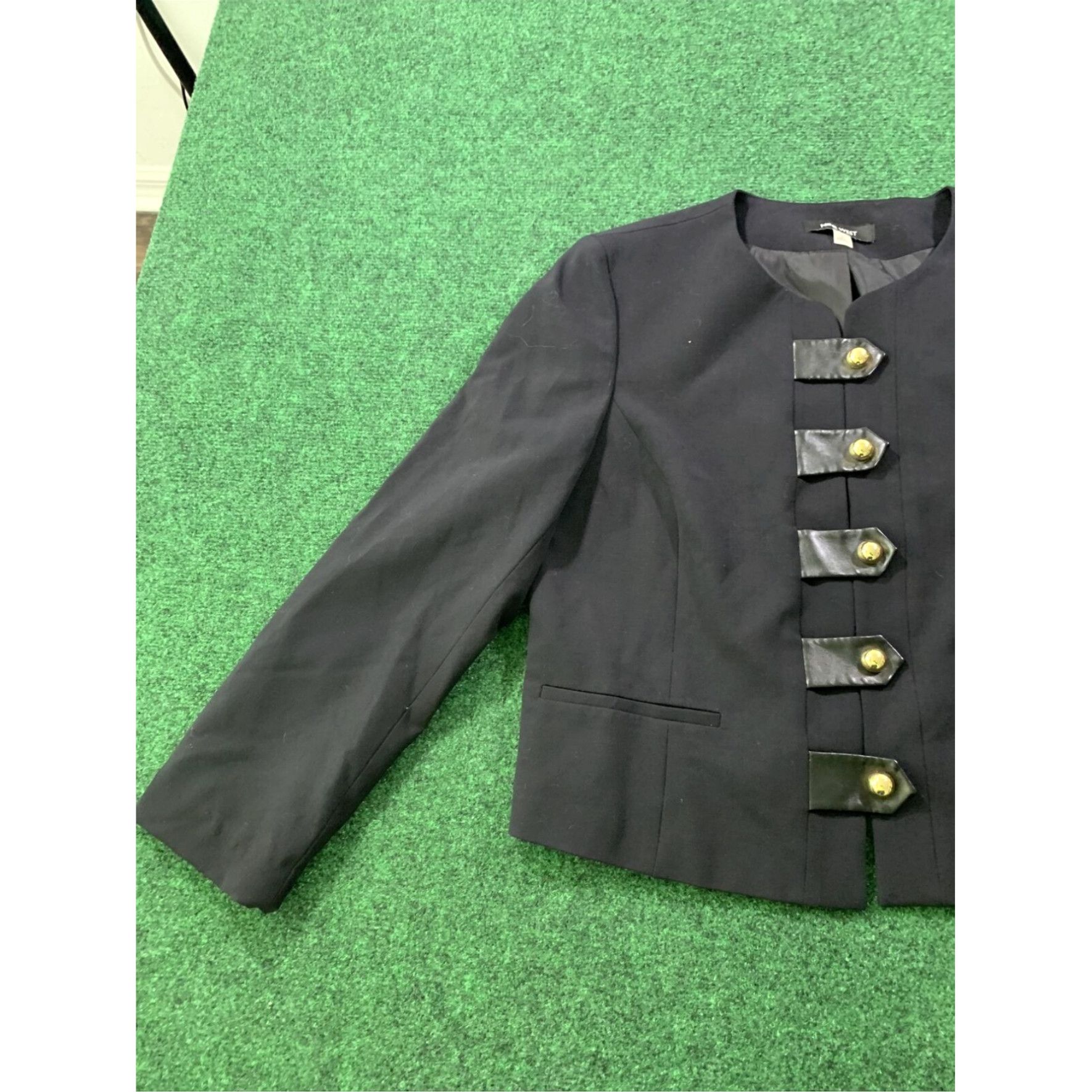 Nine West Nine West Women's Black Gold like Button Detail Snap Blazer Size 10 With Pockets Size L / US 10 / IT 46 - 2 Thumbnail