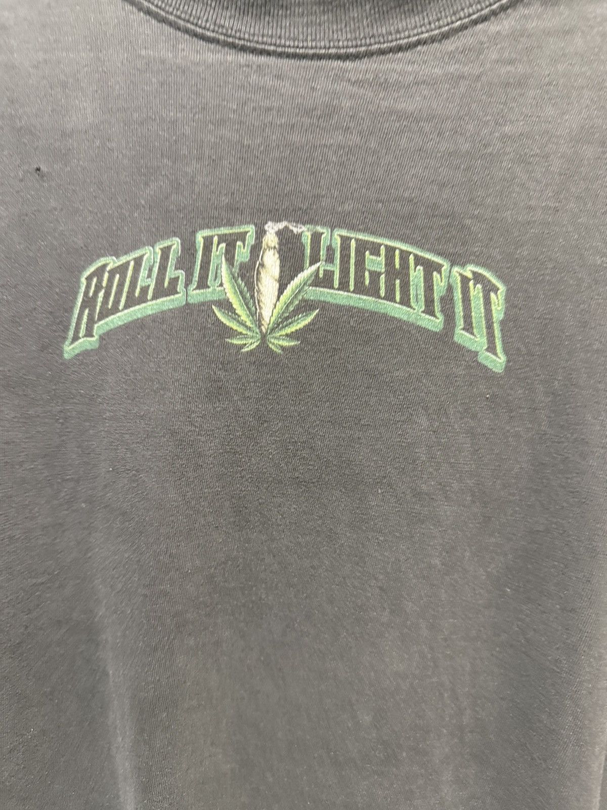 Vintage Roll It Light It Vintage Thrashed Tee Size US XL / EU 56 / 4 - 6 Thumbnail