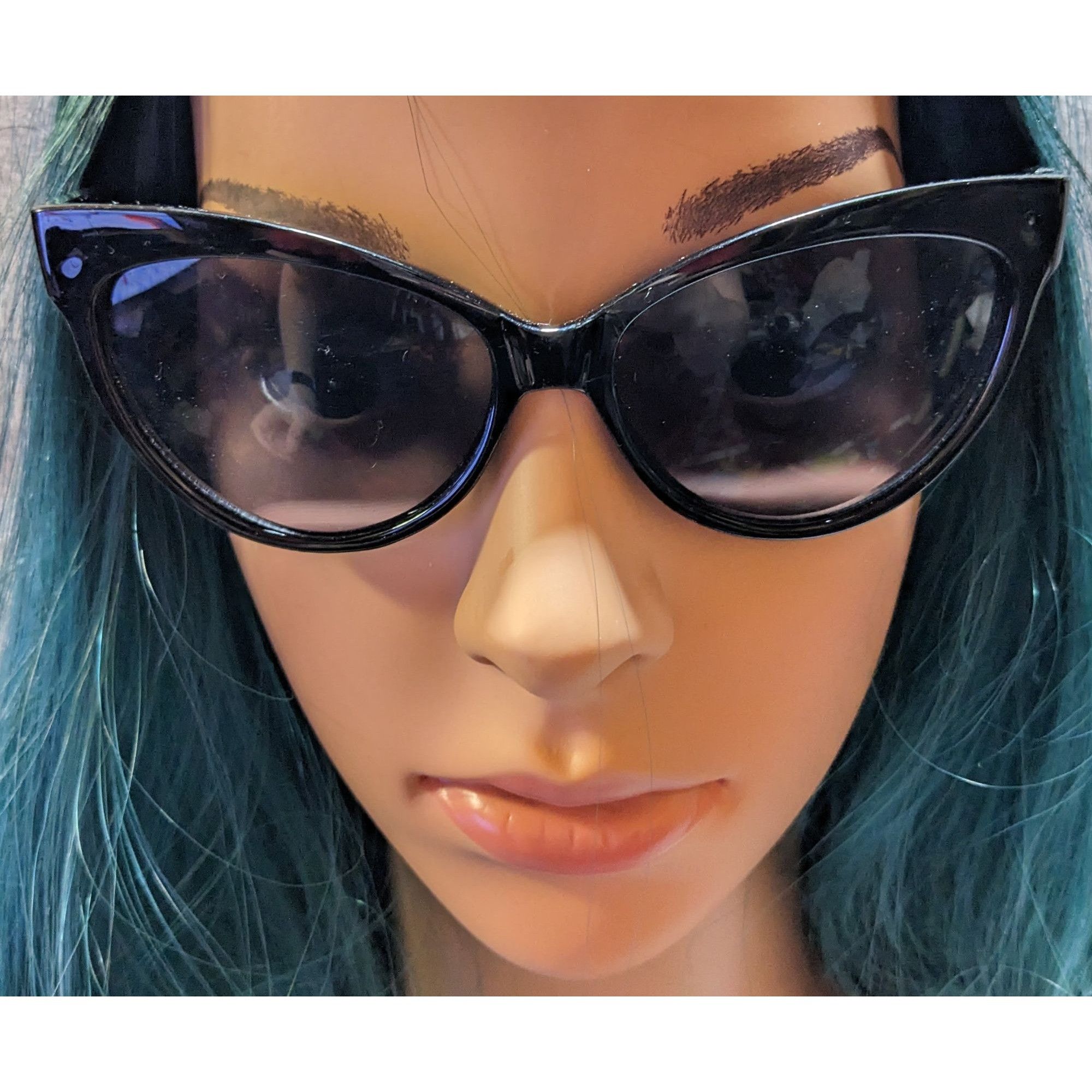 Kendall And Kylie Kendall & Kylie Gothic Black Ceci Cateye Sunglasses Size ONE SIZE - 4 Thumbnail
