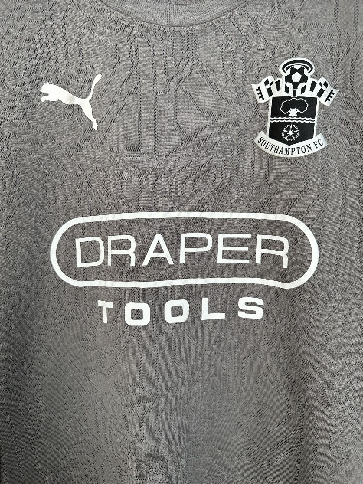 Puma SOUTHAMPTON FC 24/25 Grey Puma Training Football Shirt Men’s Size US L / EU 52-54 / 3 - 4 Thumbnail