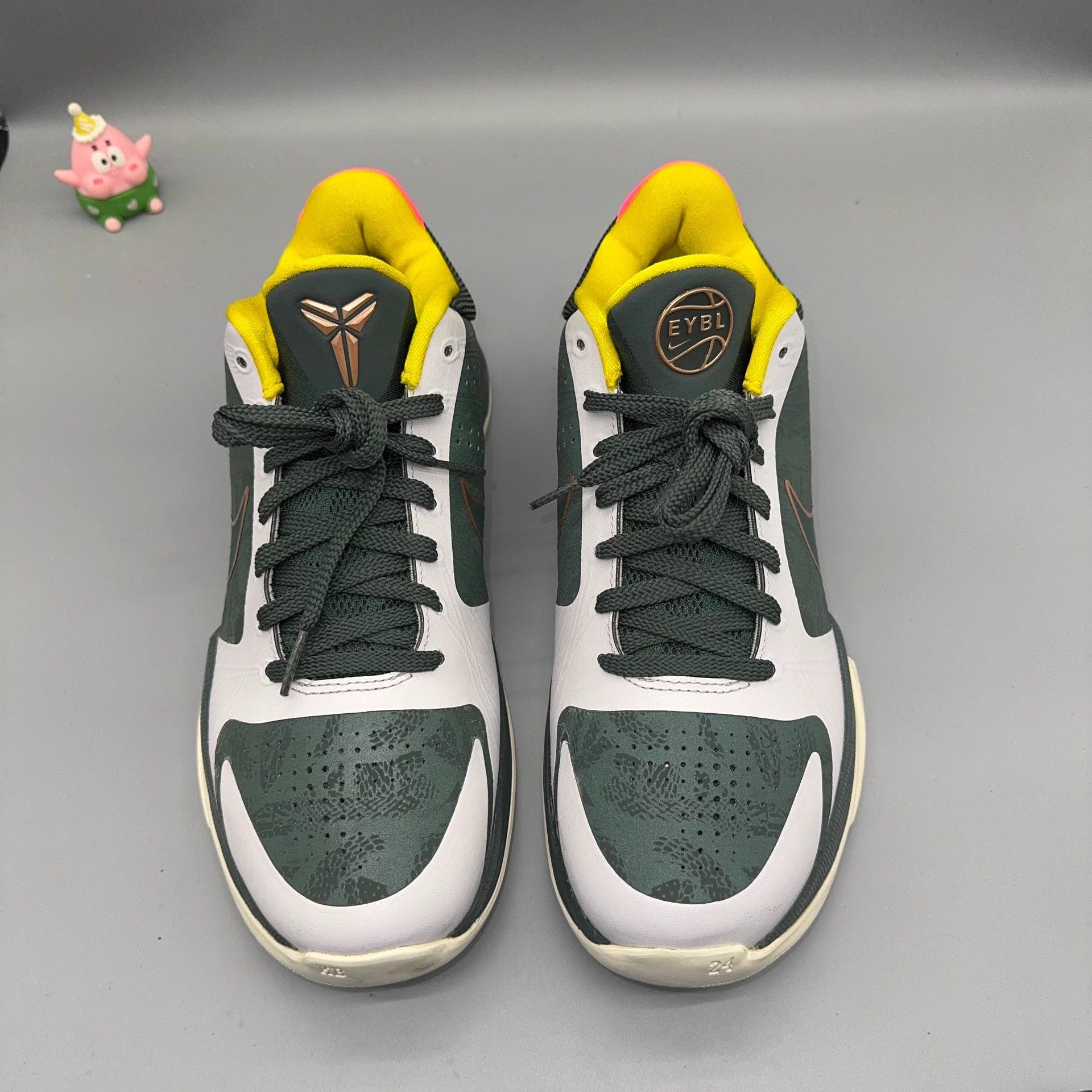 Nike Nike Kobe 5 Bucks Gray Green Size US 9.5 / EU 42-43 - 2 Thumbnail