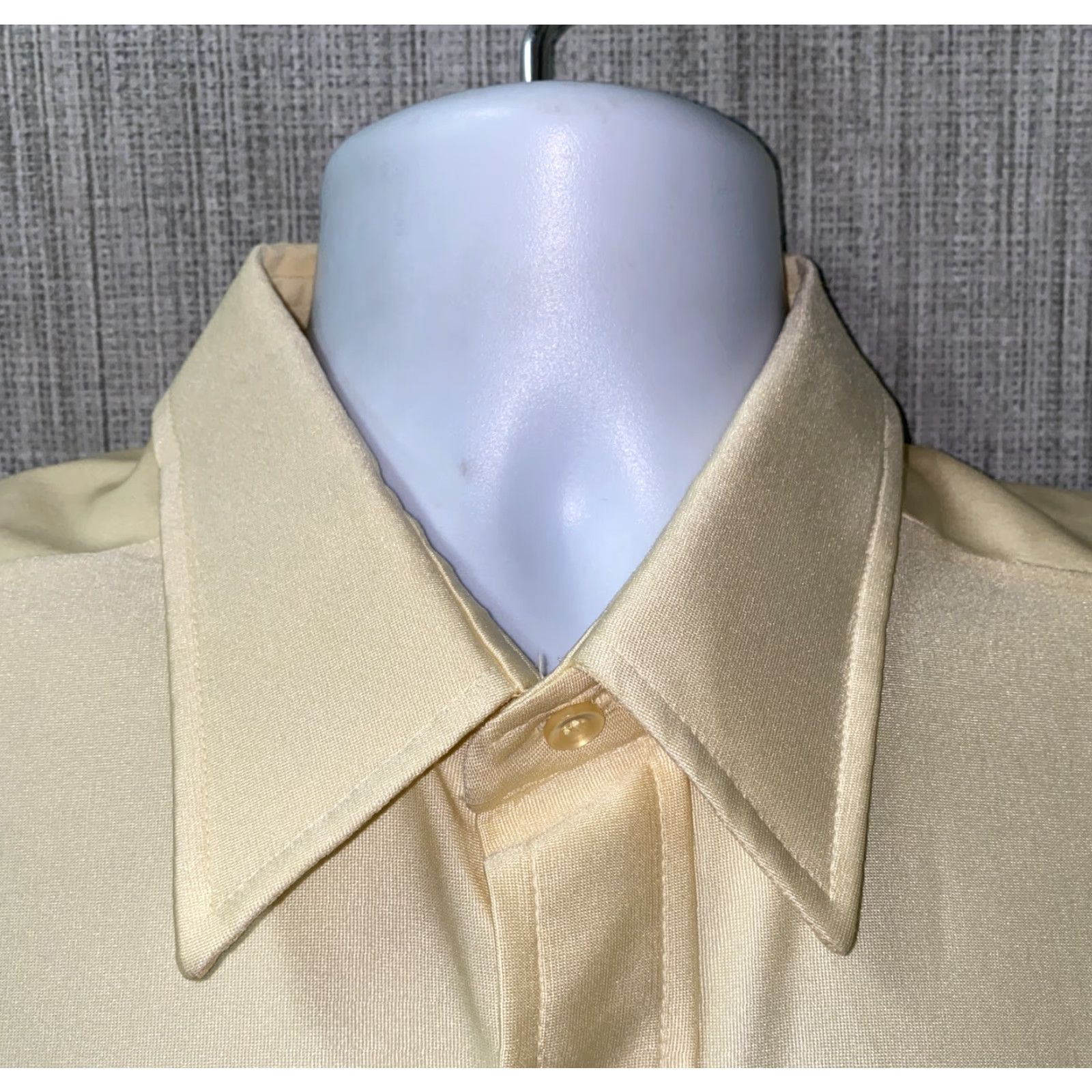 Vintage Campus Shirt Mens L Beige Nylon Short Sleeve Button-Front Qiana Campus Button-Up Shirt Size US L / EU 52-54 / 3 - 3 Thumbnail