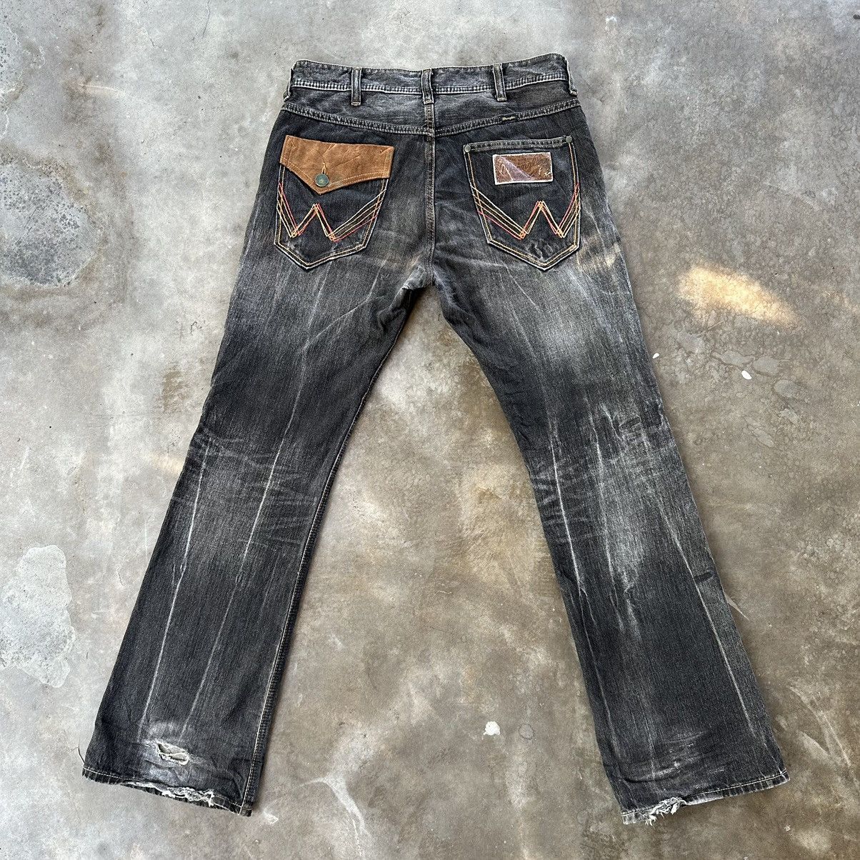 Japanese Brand Vintage Wrangler Distressed Raw Faded Denim Flare Jean Pant Size US 35 - 11 Thumbnail